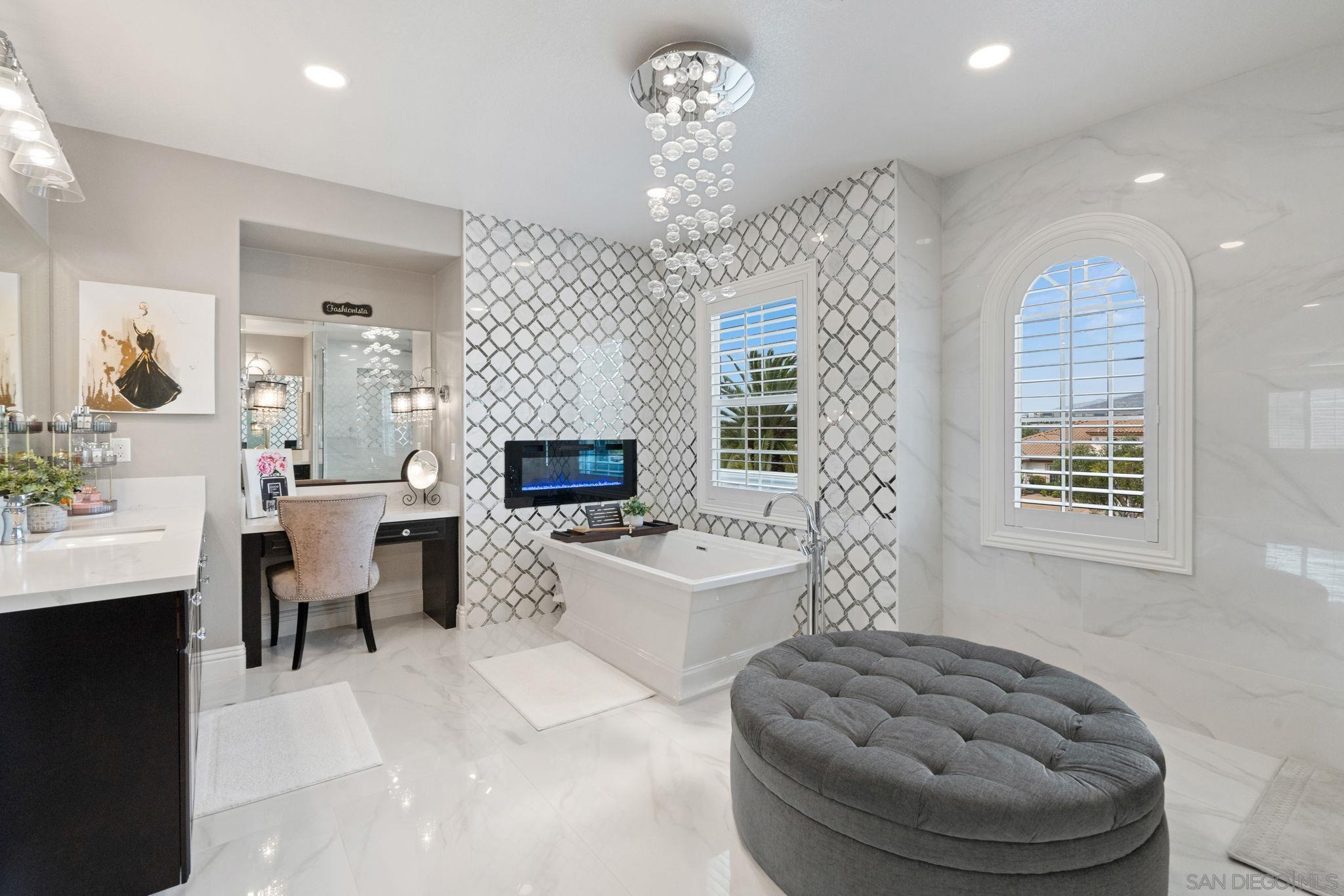 Detail Gallery Image 36 of 58 For 11764  Big Canyon Ln, San Diego,  CA 92131 - 7 Beds | 5/1 Baths