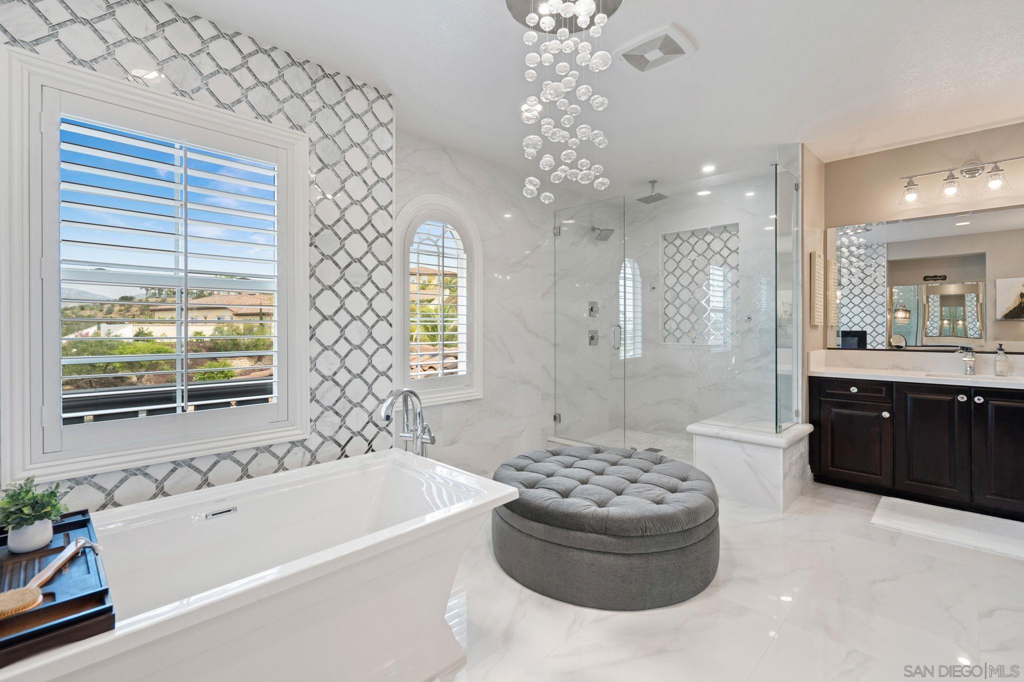 Detail Gallery Image 38 of 58 For 11764  Big Canyon Ln, San Diego,  CA 92131 - 7 Beds | 5/1 Baths