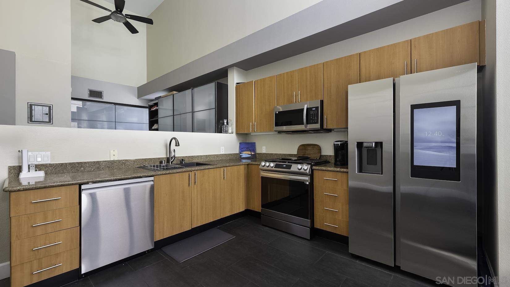 Detail Gallery Image 2 of 19 For 1480  Broadway  #2607,  San Diego,  CA 92101 - 1 Beds | 1 Baths