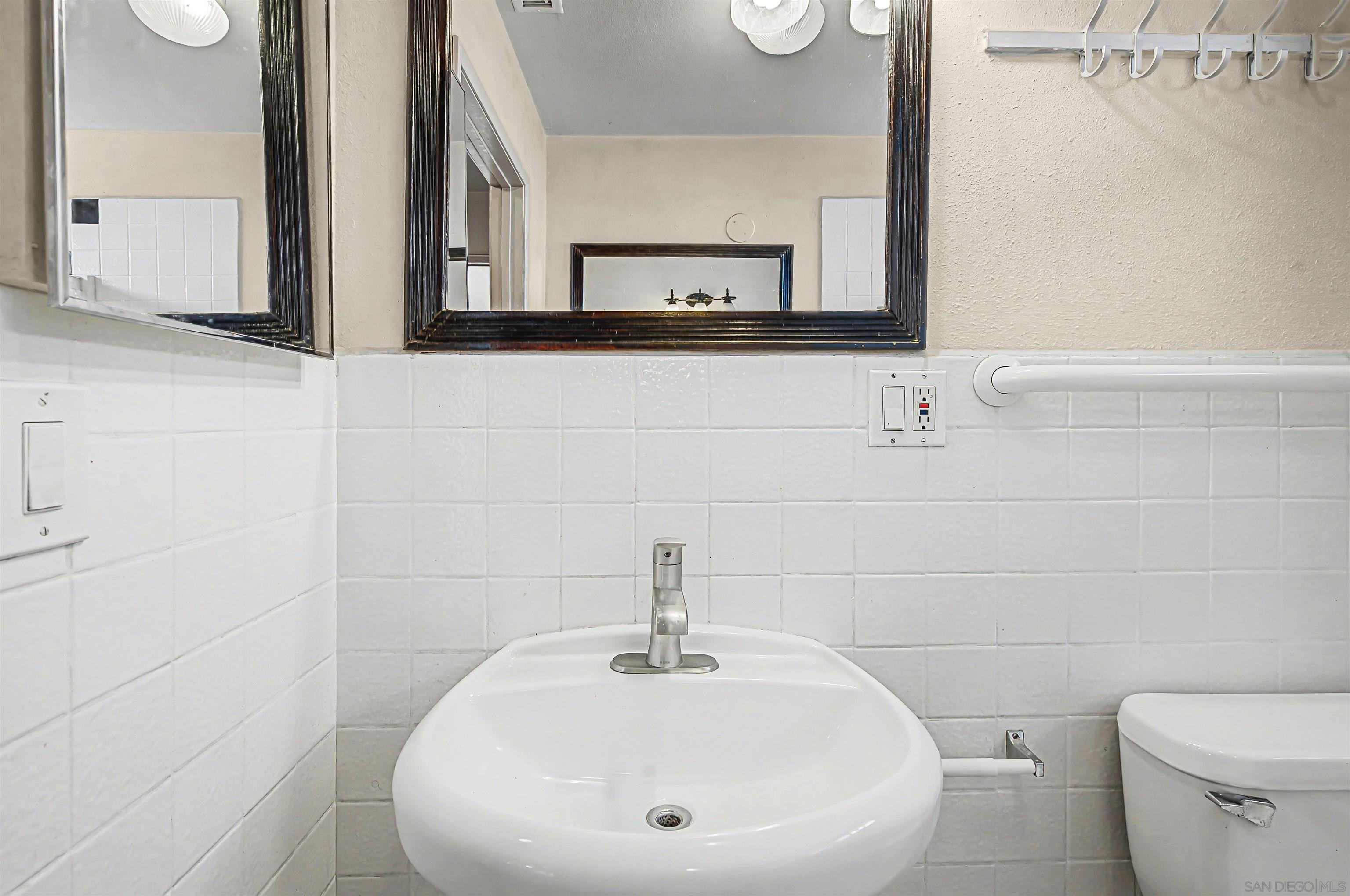 Detail Gallery Image 14 of 33 For 4397-4399  Swift Ave, San Diego,  CA 92104 - 2 Beds | 1 Baths