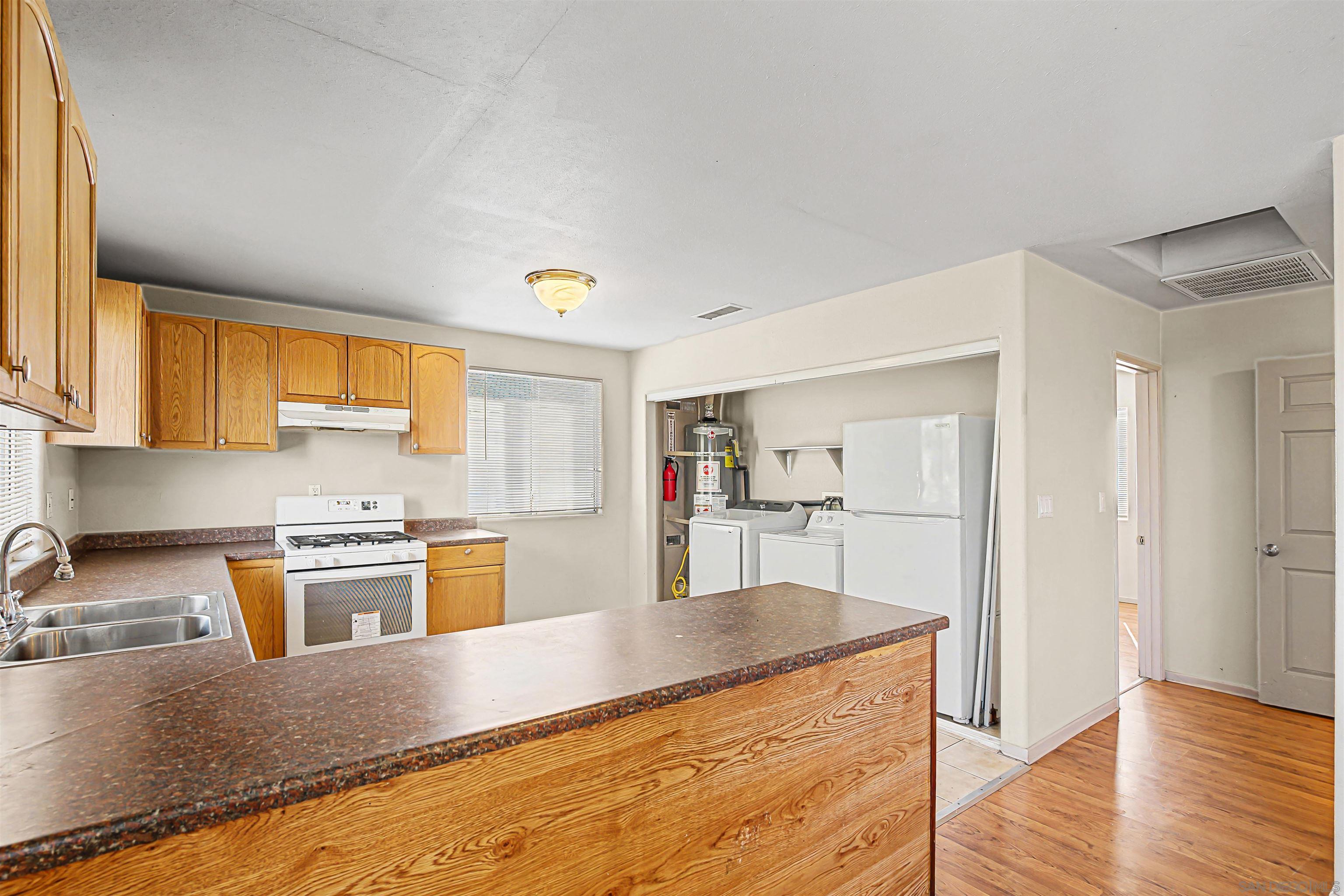 Detail Gallery Image 5 of 33 For 4397-4399  Swift Ave, San Diego,  CA 92104 - 2 Beds | 1 Baths