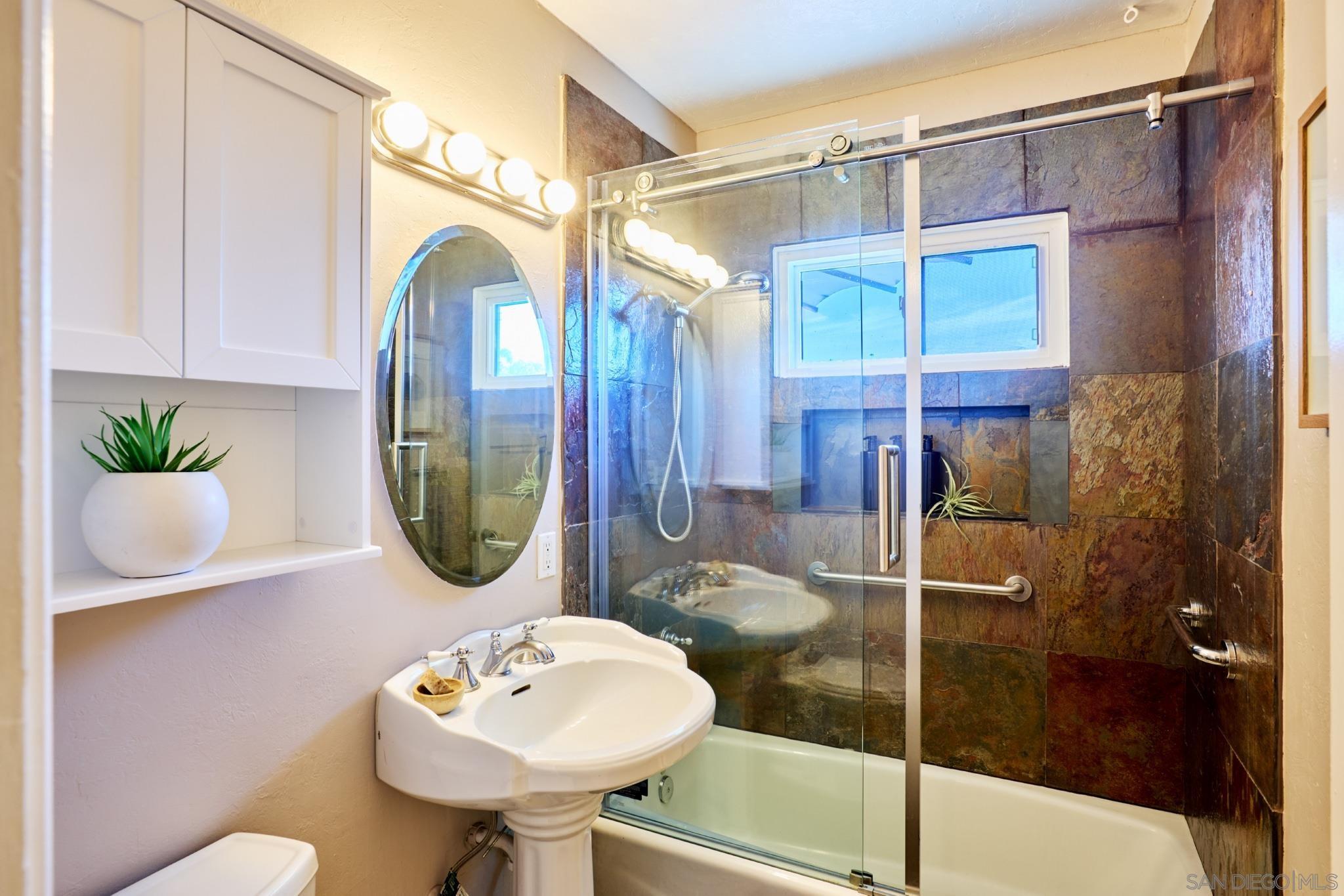 Detail Gallery Image 14 of 25 For 4568  4th Street, La Mesa,  CA 91941 - 4 Beds | 2/1 Baths