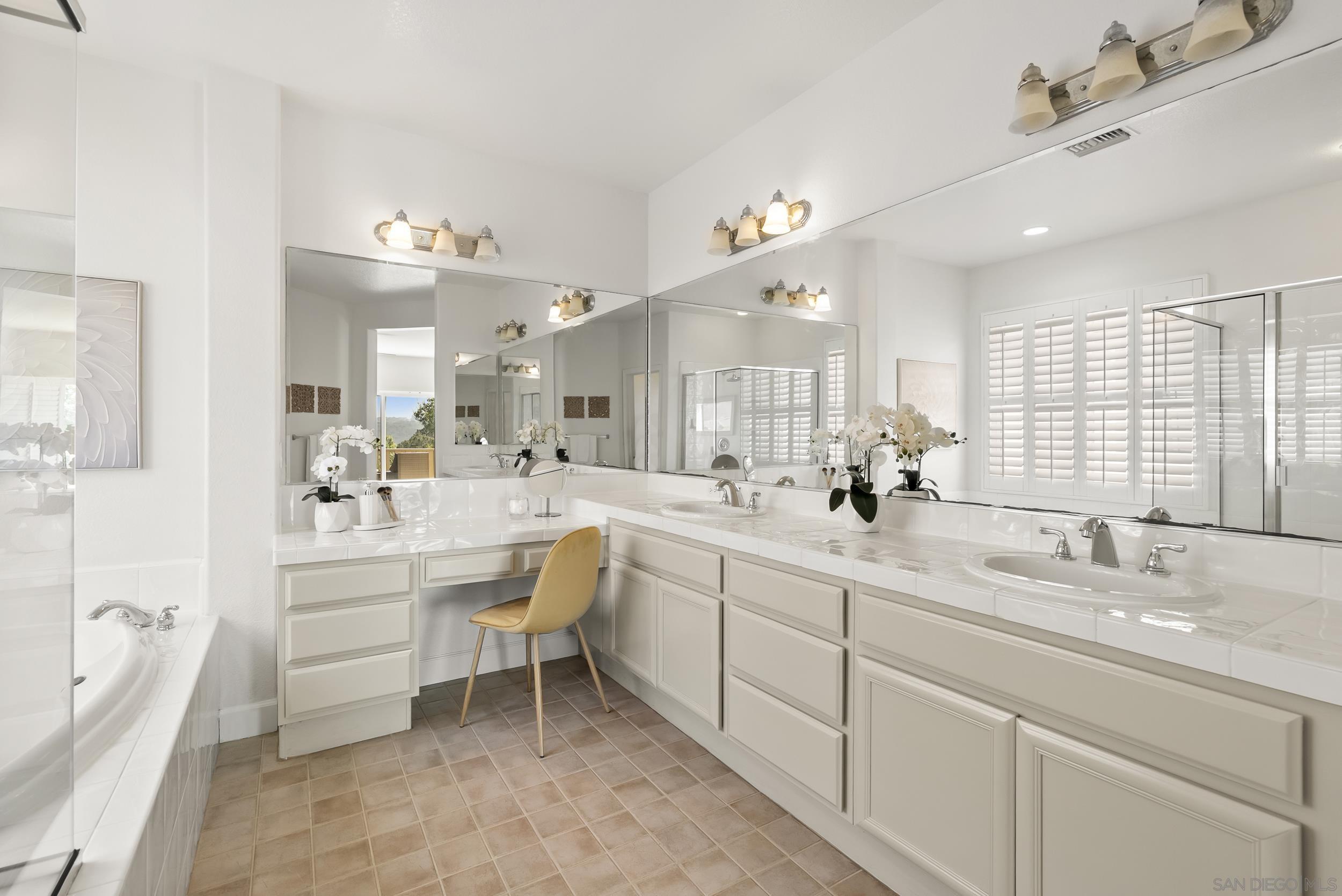 Detail Gallery Image 30 of 58 For 3993  via Cangrejo, San Diego,  CA 92130 - 5 Beds | 3 Baths