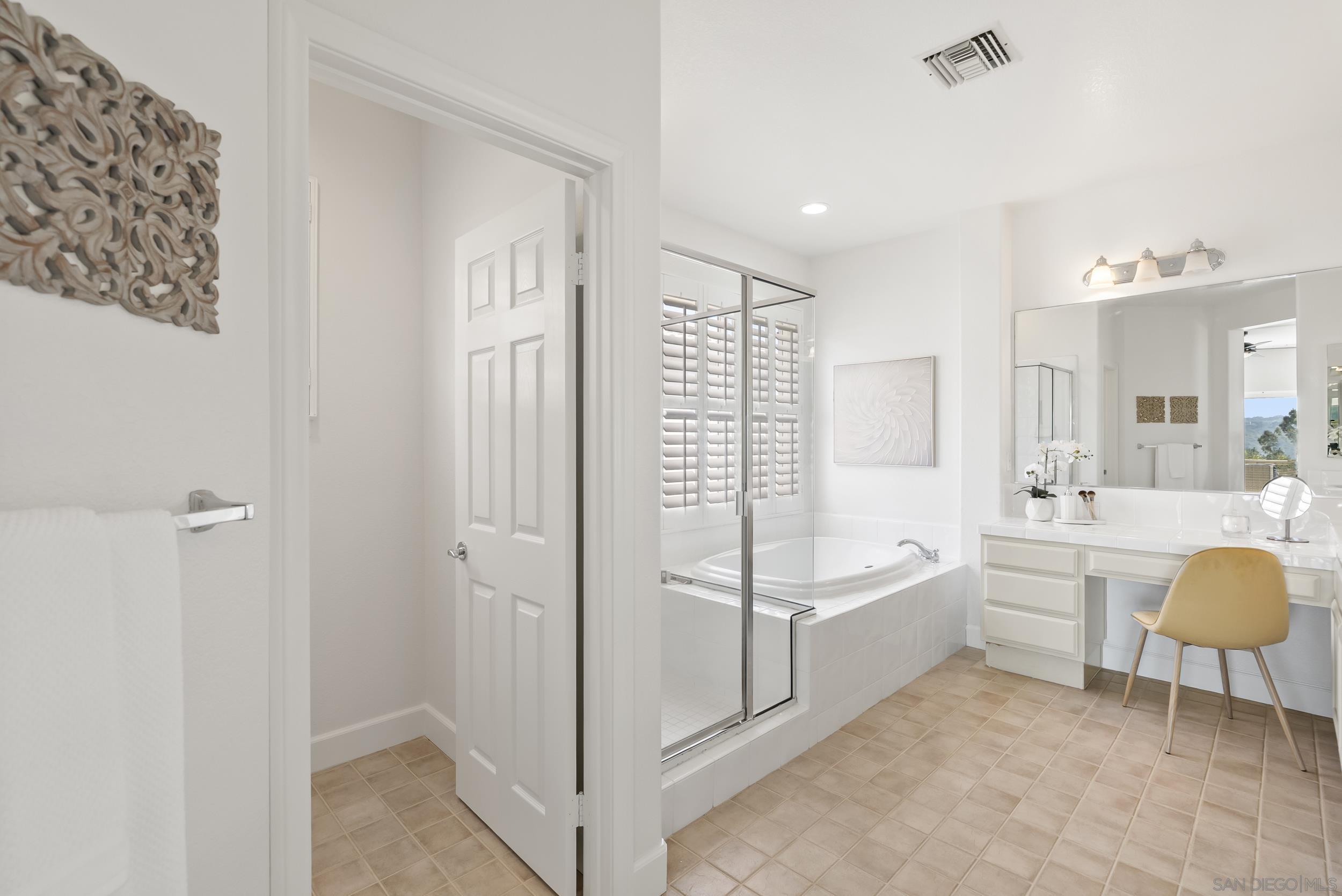 Detail Gallery Image 31 of 58 For 3993  via Cangrejo, San Diego,  CA 92130 - 5 Beds | 3 Baths