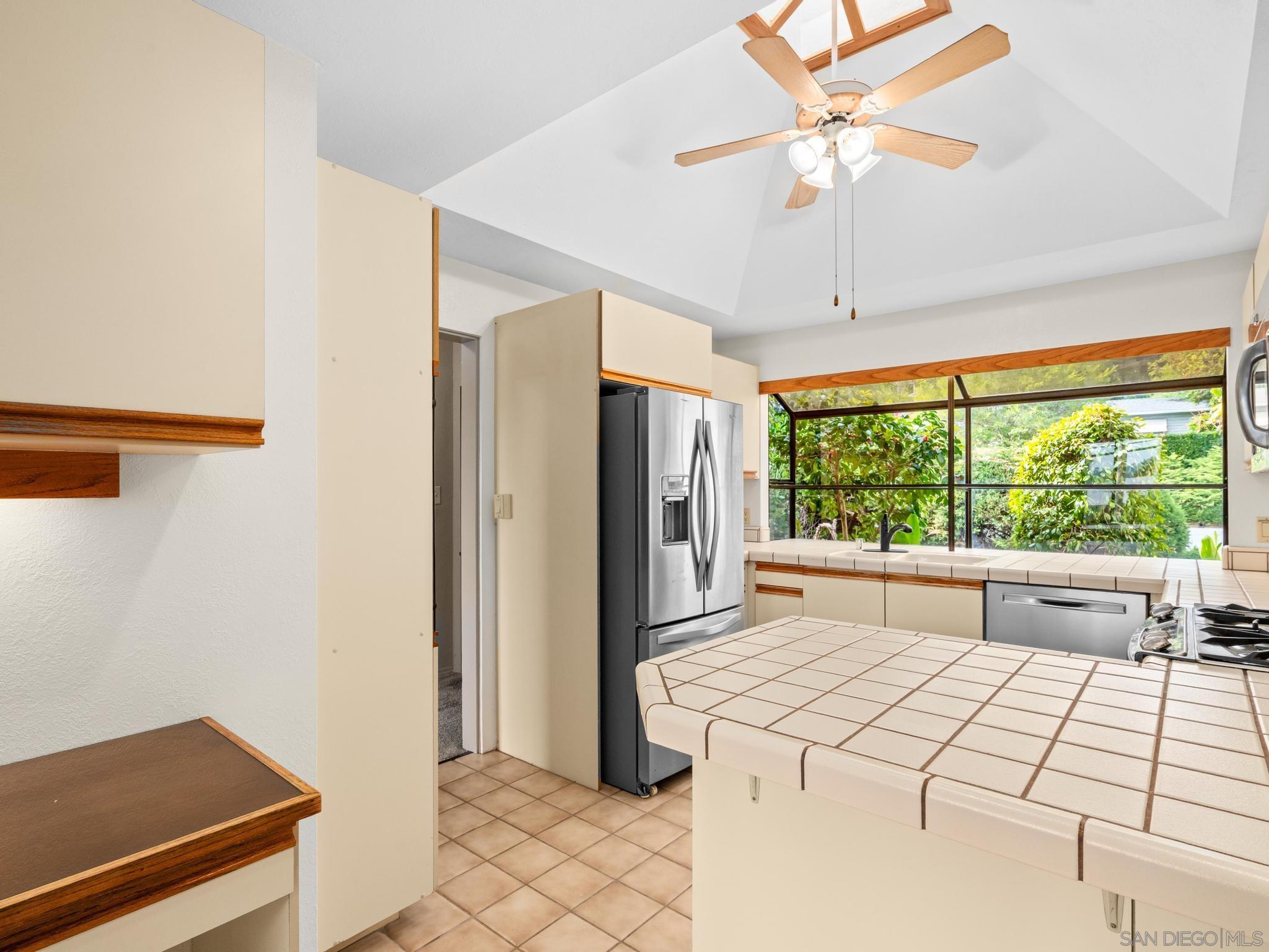 Detail Gallery Image 8 of 21 For 2529  Littleton Road, El Cajon,  CA 92020 - 3 Beds | 2 Baths