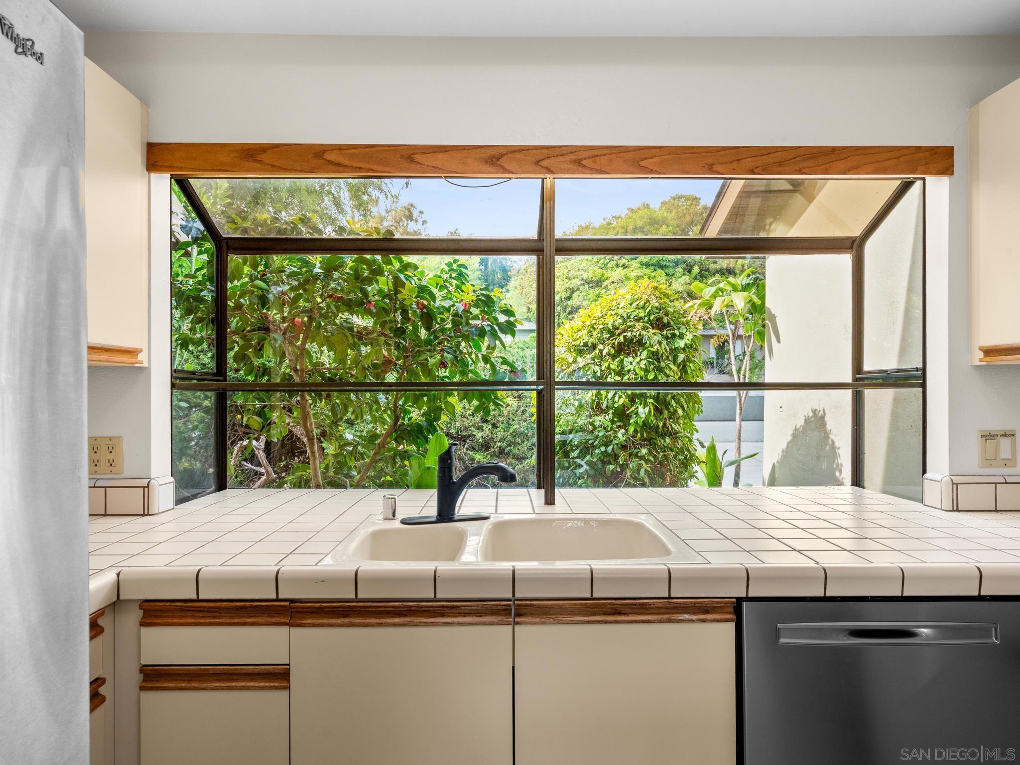 Detail Gallery Image 7 of 24 For 2529  Littleton Road, El Cajon,  CA 92020 - 3 Beds | 2 Baths