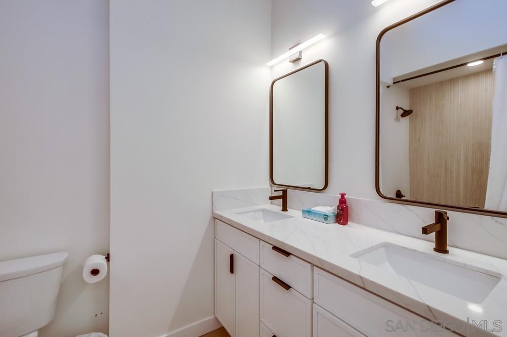 Detail Gallery Image 14 of 37 For 8457  Paseo Del Ocaso, La Jolla,  CA 92037 - 4 Beds | 3 Baths