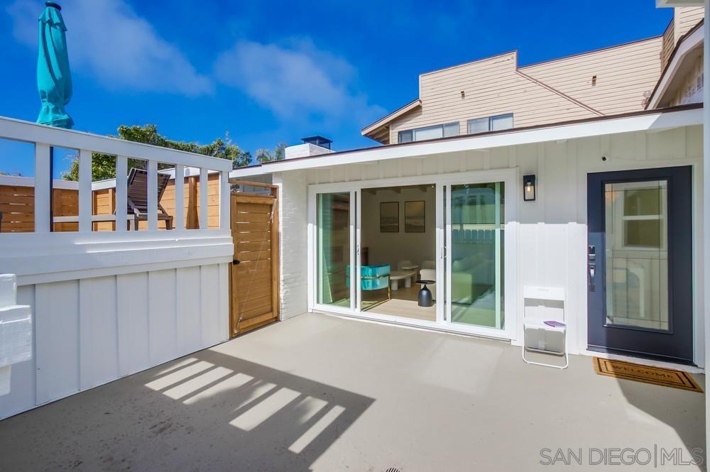 Detail Gallery Image 5 of 37 For 8457  Paseo Del Ocaso, La Jolla,  CA 92037 - 4 Beds | 3 Baths