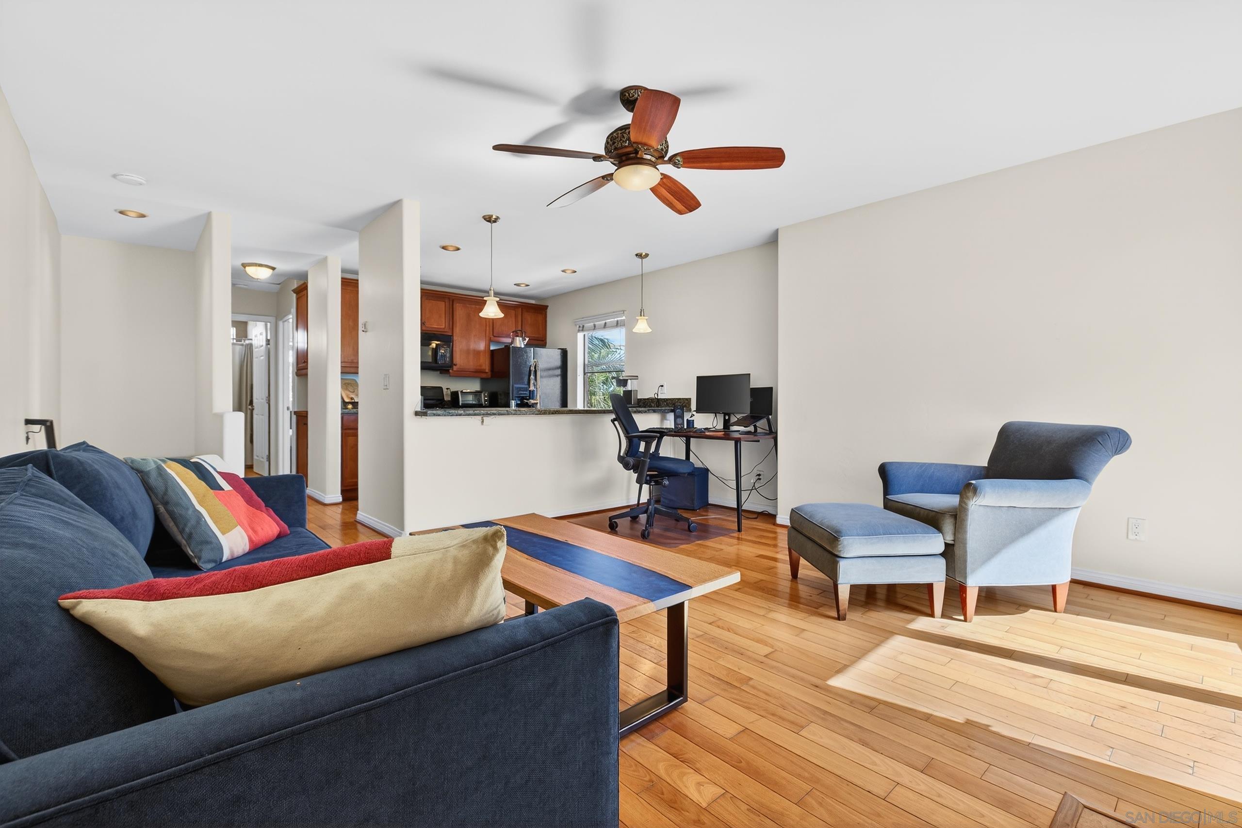 Detail Gallery Image 11 of 27 For 4046  Iowa St.  1, San Diego,  CA 92104 - 2 Beds | 2 Baths