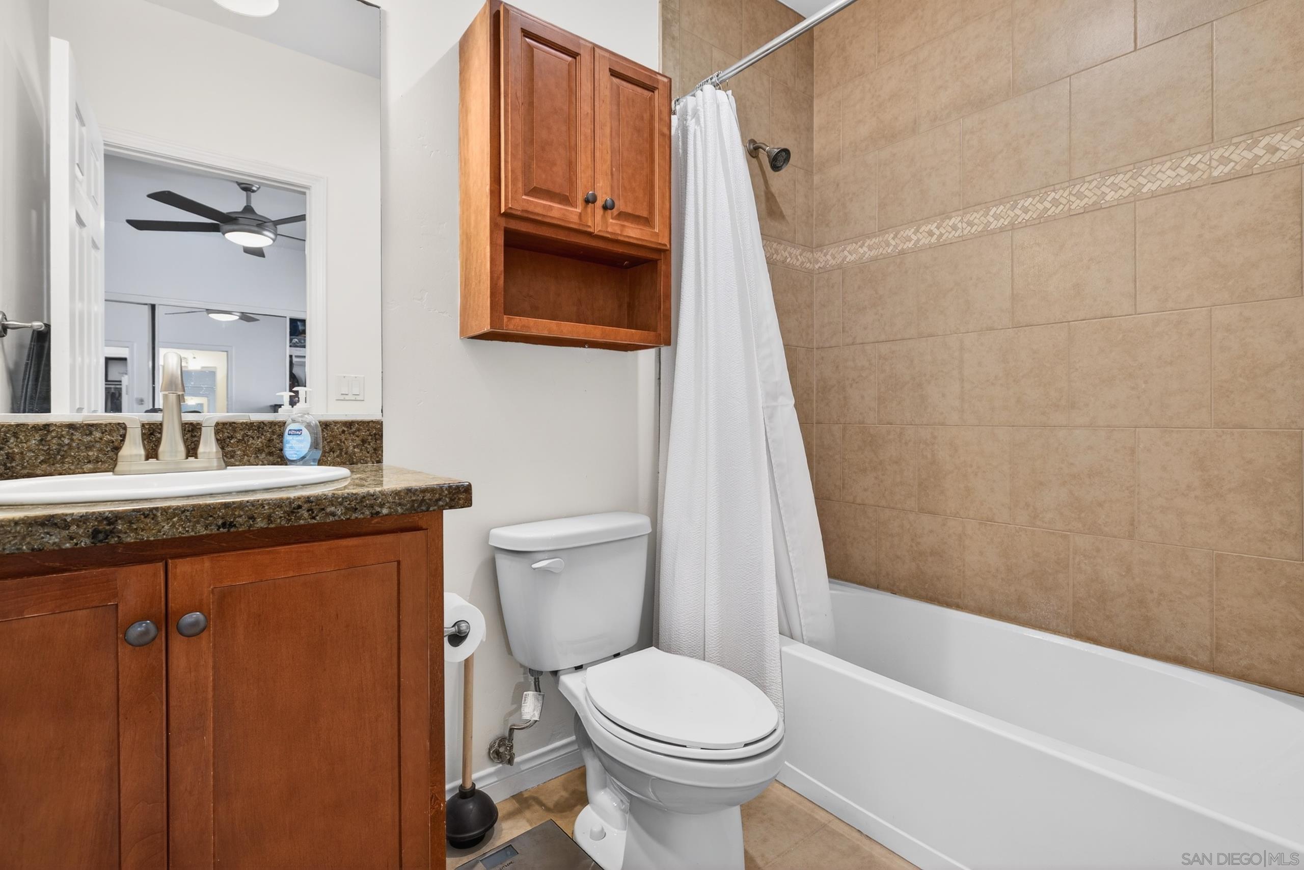 Detail Gallery Image 8 of 27 For 4046  Iowa St.  1, San Diego,  CA 92104 - 2 Beds | 2 Baths