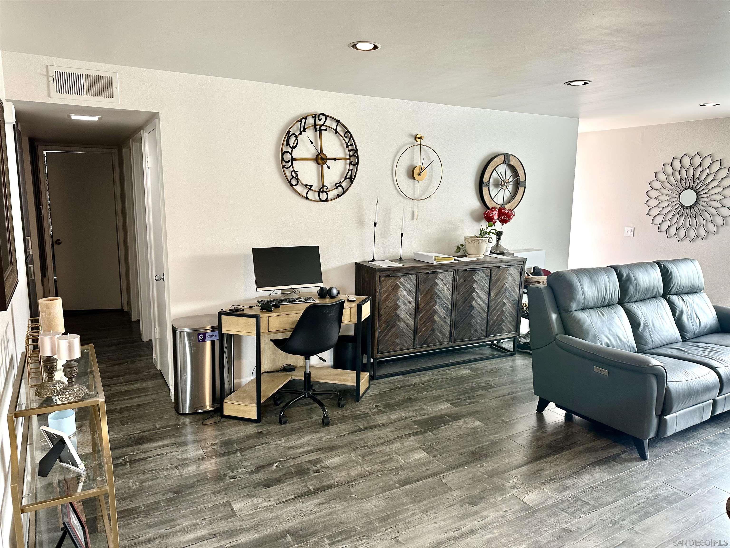 Detail Gallery Image 6 of 36 For 9829  Caspi Gardens  #UNIT 8,  Santee,  CA 92071 - 3 Beds | 2 Baths