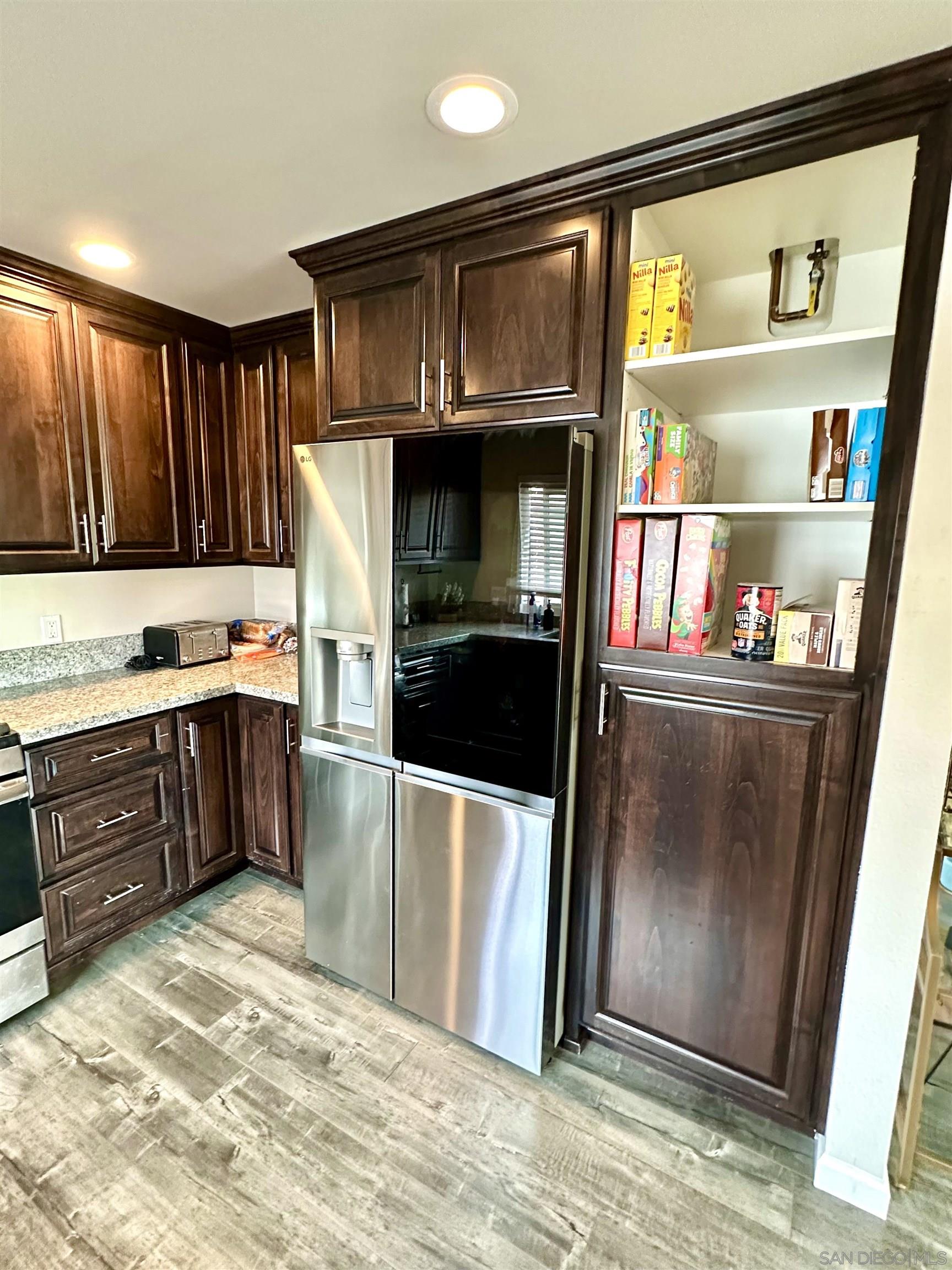 Detail Gallery Image 9 of 36 For 9829  Caspi Gardens  #UNIT 8,  Santee,  CA 92071 - 3 Beds | 2 Baths