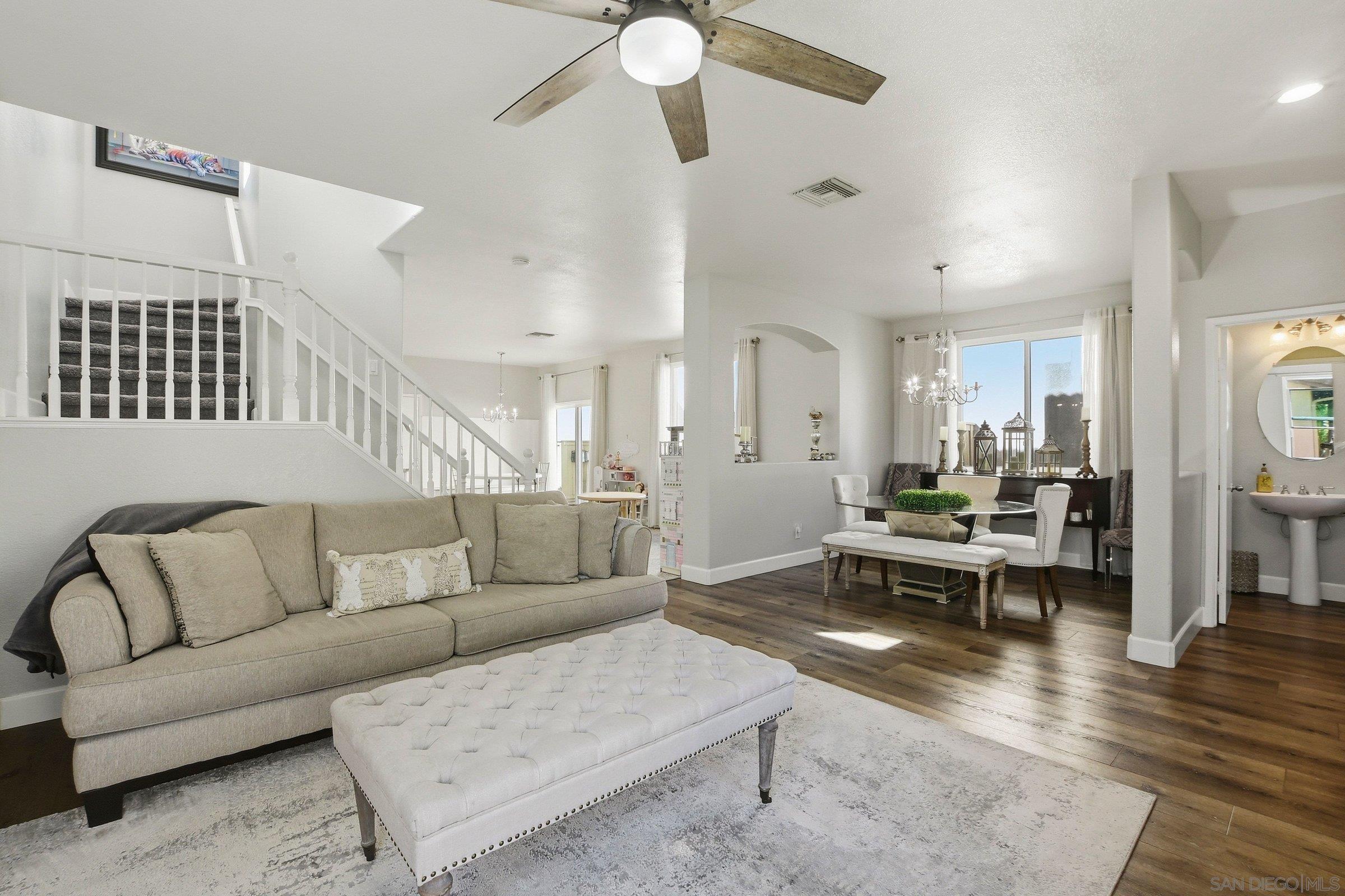 Detail Gallery Image 3 of 34 For 1942  Parker Mountain, Chula Vista,  CA 91913 - 4 Beds | 2/1 Baths