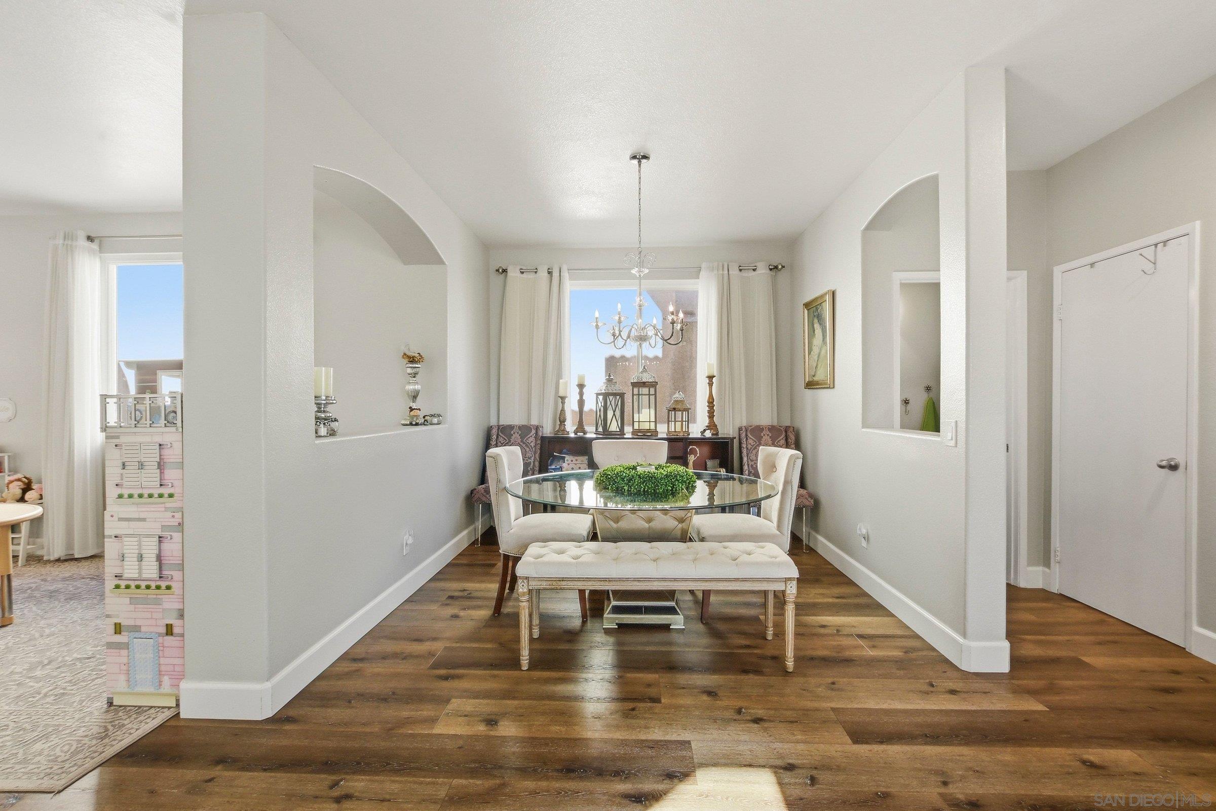 Detail Gallery Image 5 of 34 For 1942  Parker Mountain, Chula Vista,  CA 91913 - 4 Beds | 2/1 Baths