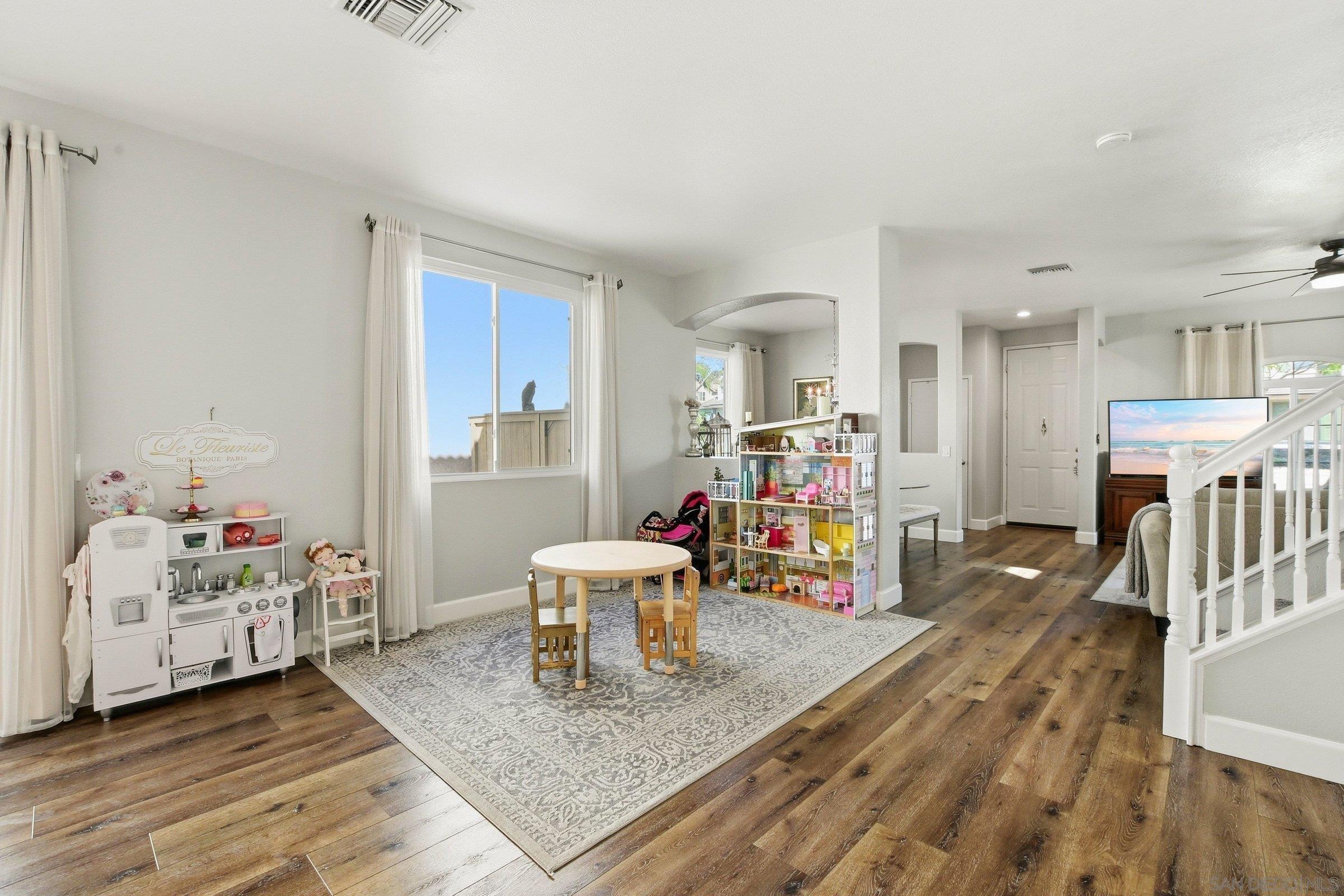 Detail Gallery Image 8 of 34 For 1942  Parker Mountain, Chula Vista,  CA 91913 - 4 Beds | 2/1 Baths