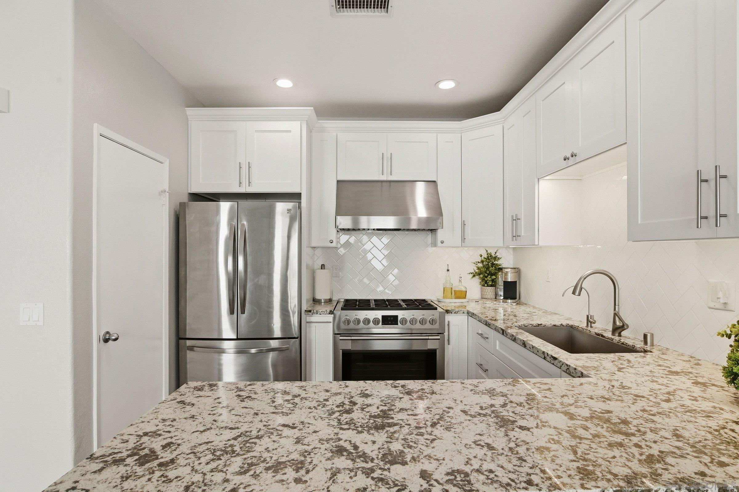 Detail Gallery Image 10 of 34 For 1942  Parker Mountain, Chula Vista,  CA 91913 - 4 Beds | 2/1 Baths