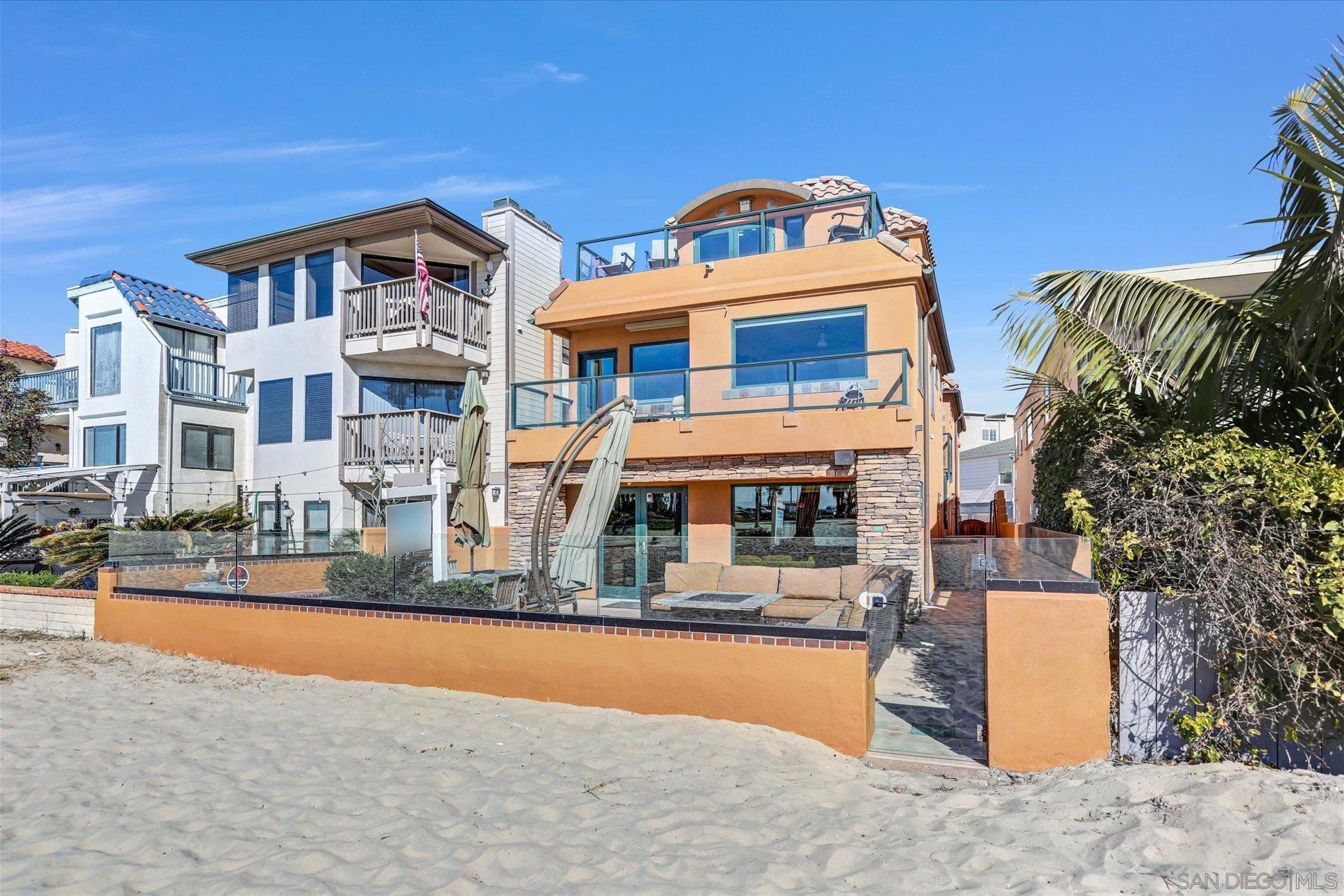 Detail Gallery Image 13 of 67 For 2636-38  Strand Way, San Diego,  CA 92109 - 4 Beds | 5 Baths