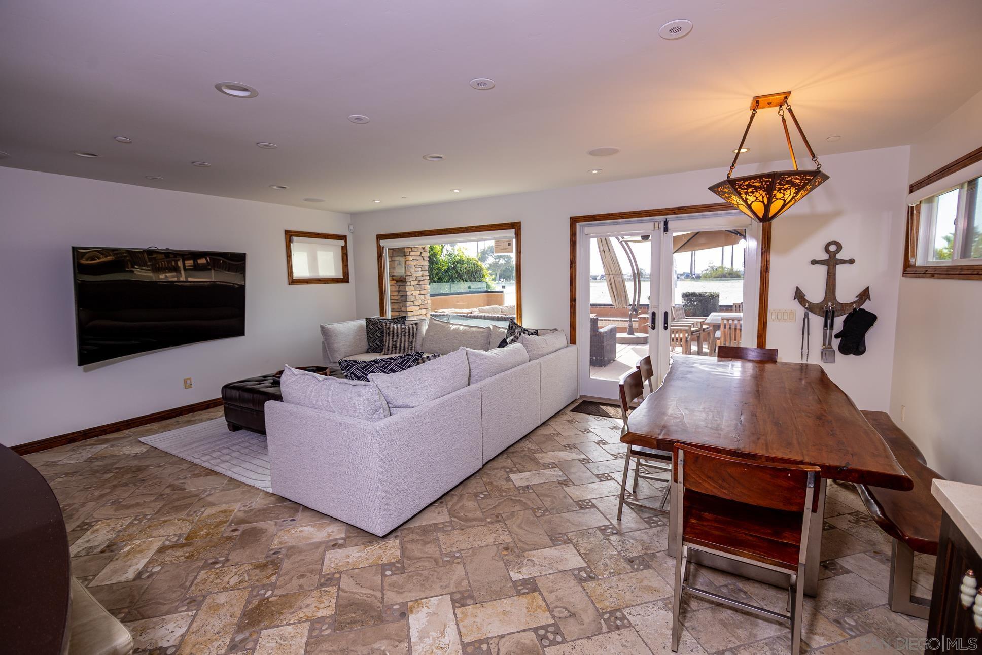 Detail Gallery Image 22 of 67 For 2636-38  Strand Way, San Diego,  CA 92109 - 4 Beds | 5 Baths