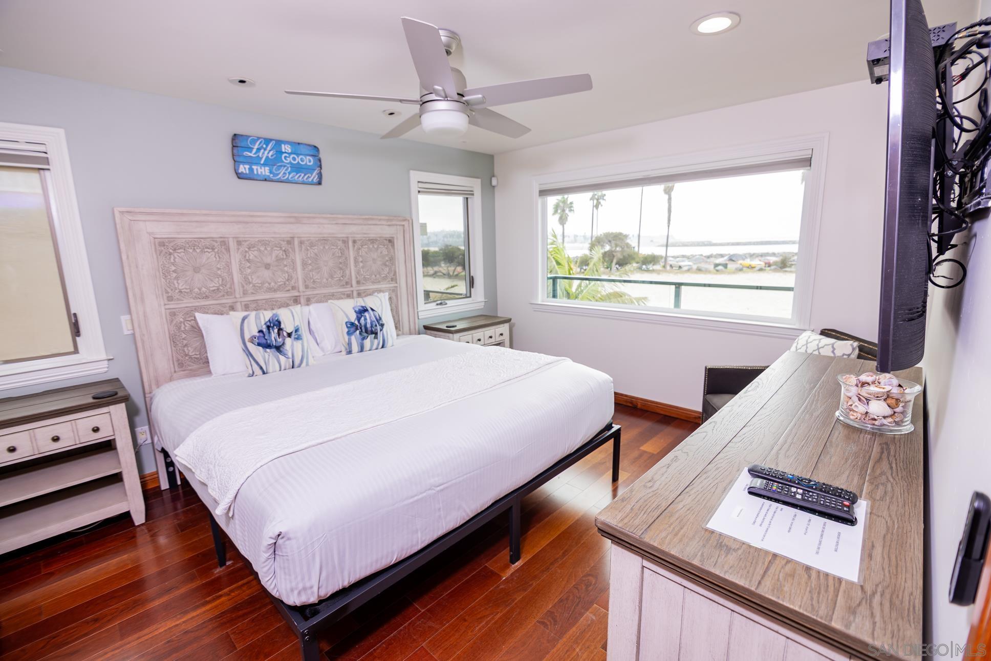 Detail Gallery Image 33 of 67 For 2636-38  Strand Way, San Diego,  CA 92109 - 4 Beds | 5 Baths