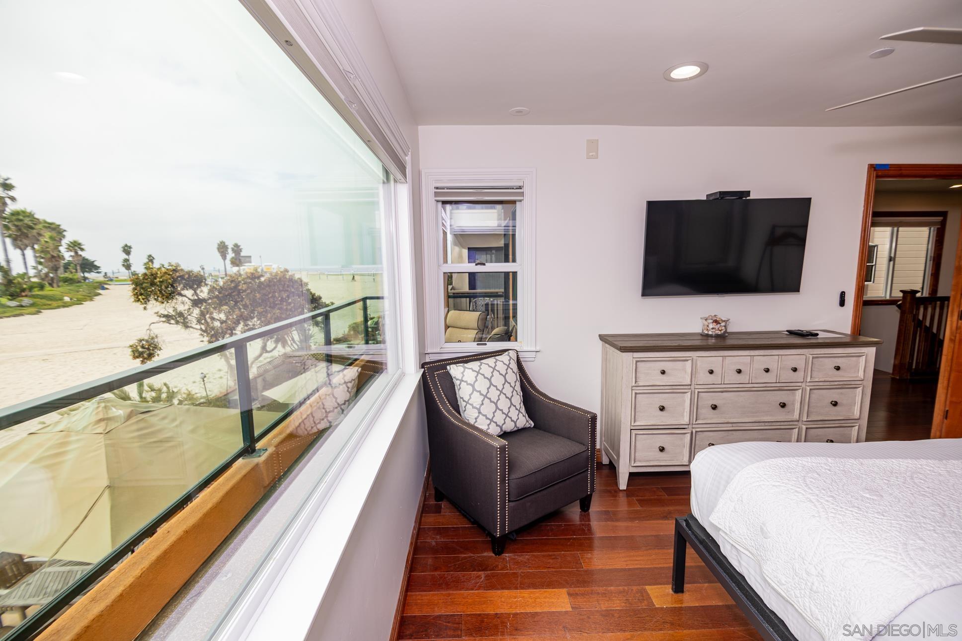 Detail Gallery Image 35 of 67 For 2636-38  Strand Way, San Diego,  CA 92109 - 4 Beds | 5 Baths