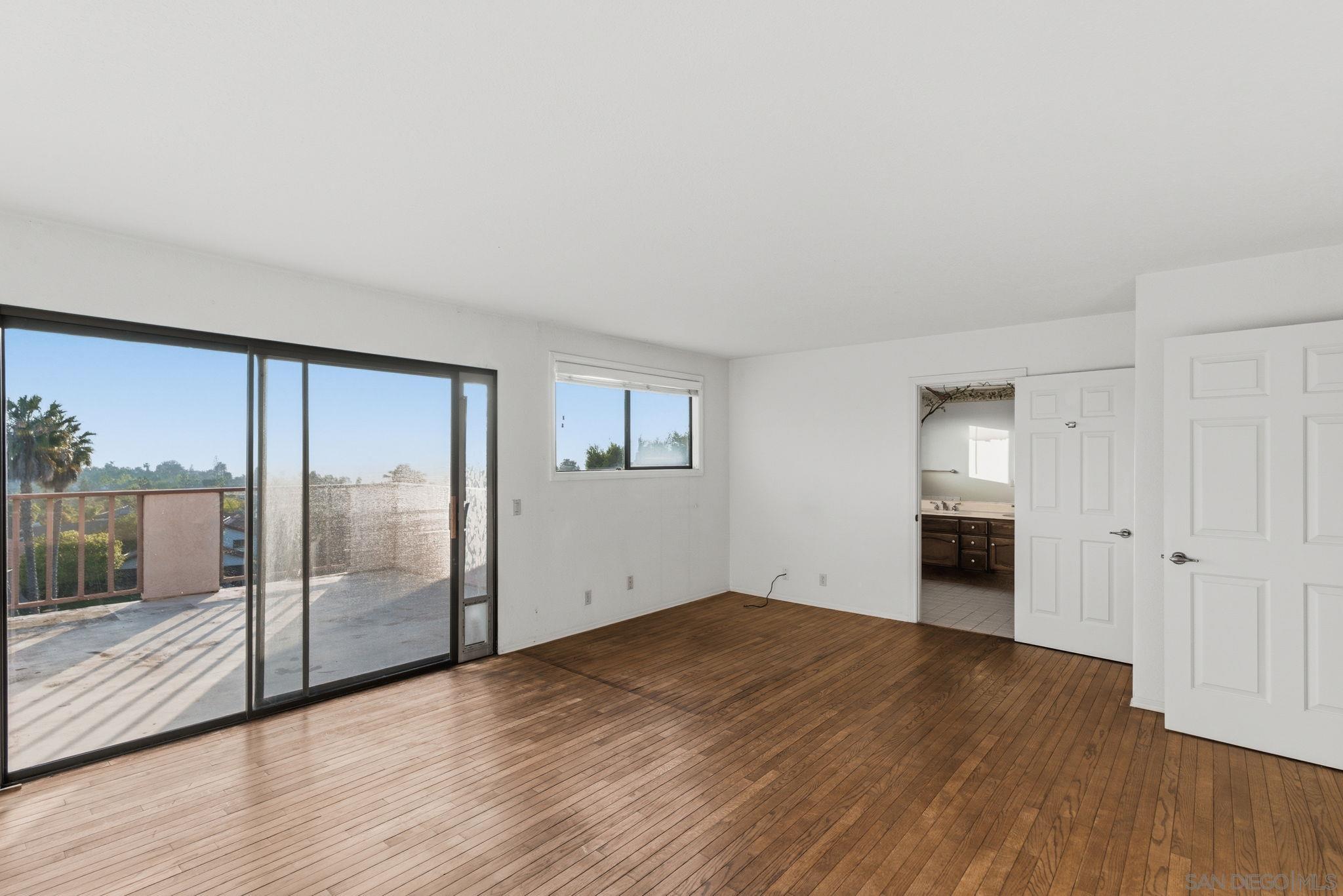 Detail Gallery Image 12 of 46 For 2767  Vista Del Oro, Carlsbad,  CA 92009 - 3 Beds | 2/1 Baths