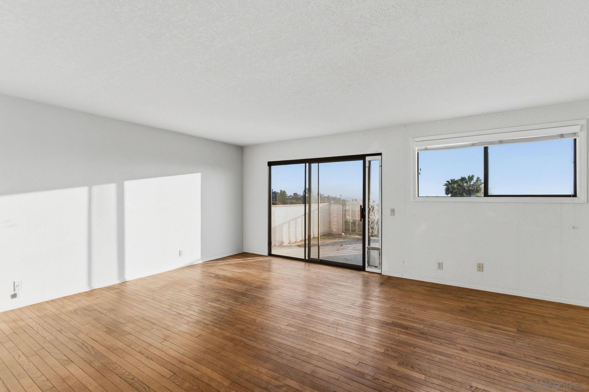 Detail Gallery Image 13 of 46 For 2767  Vista Del Oro, Carlsbad,  CA 92009 - 3 Beds | 2/1 Baths