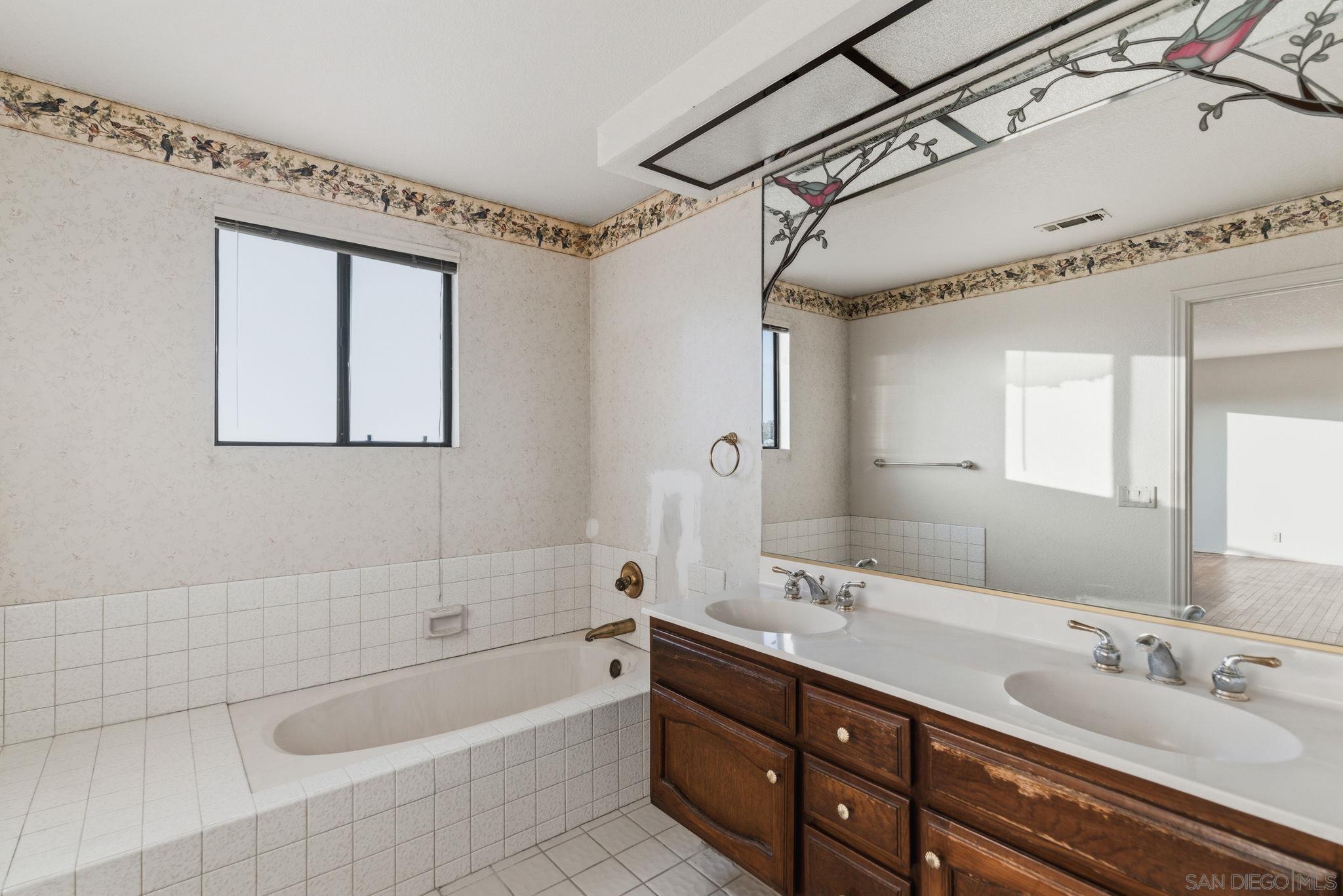 Detail Gallery Image 15 of 46 For 2767  Vista Del Oro, Carlsbad,  CA 92009 - 3 Beds | 2/1 Baths