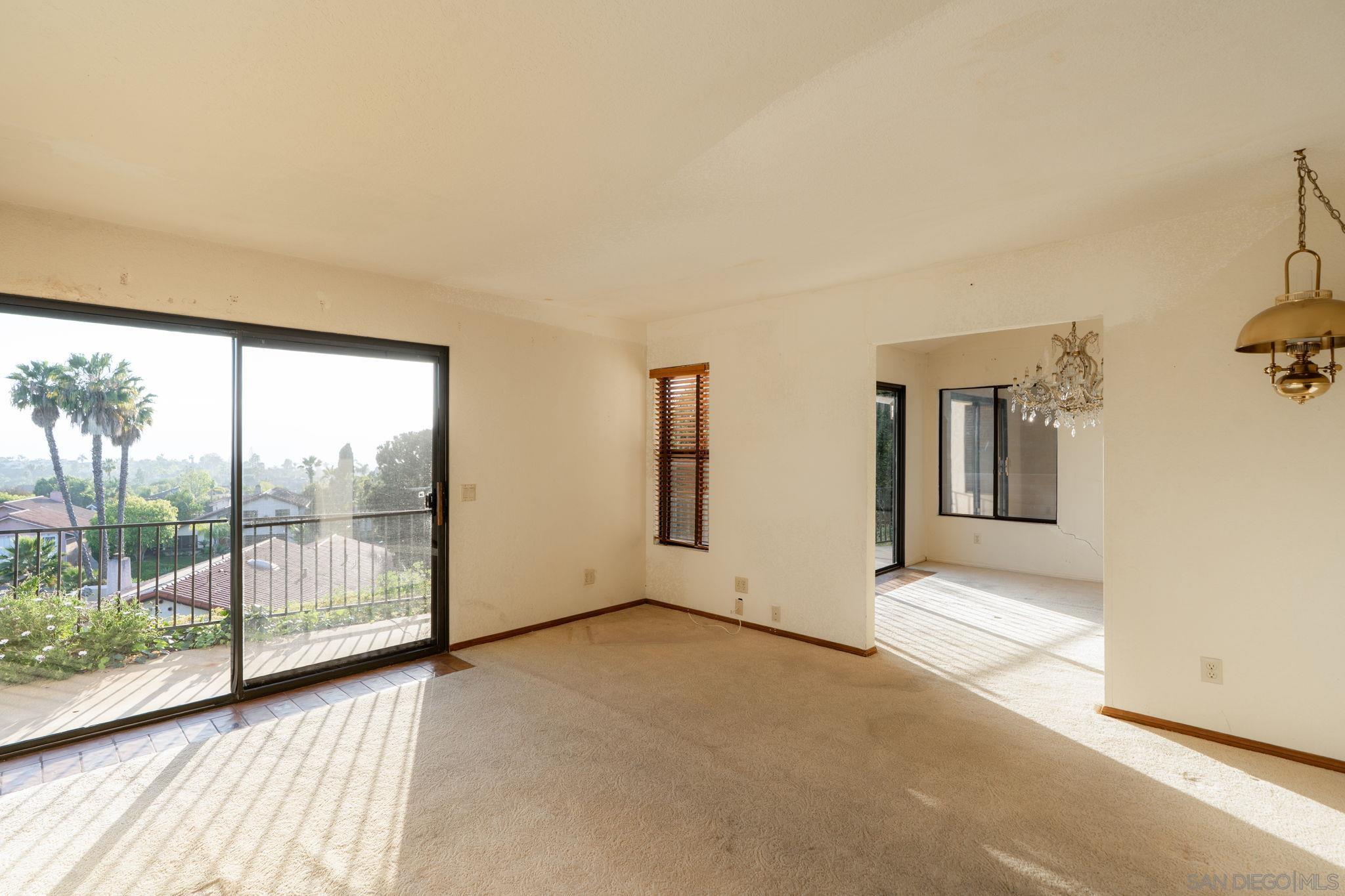 Detail Gallery Image 8 of 46 For 2767  Vista Del Oro, Carlsbad,  CA 92009 - 3 Beds | 2/1 Baths