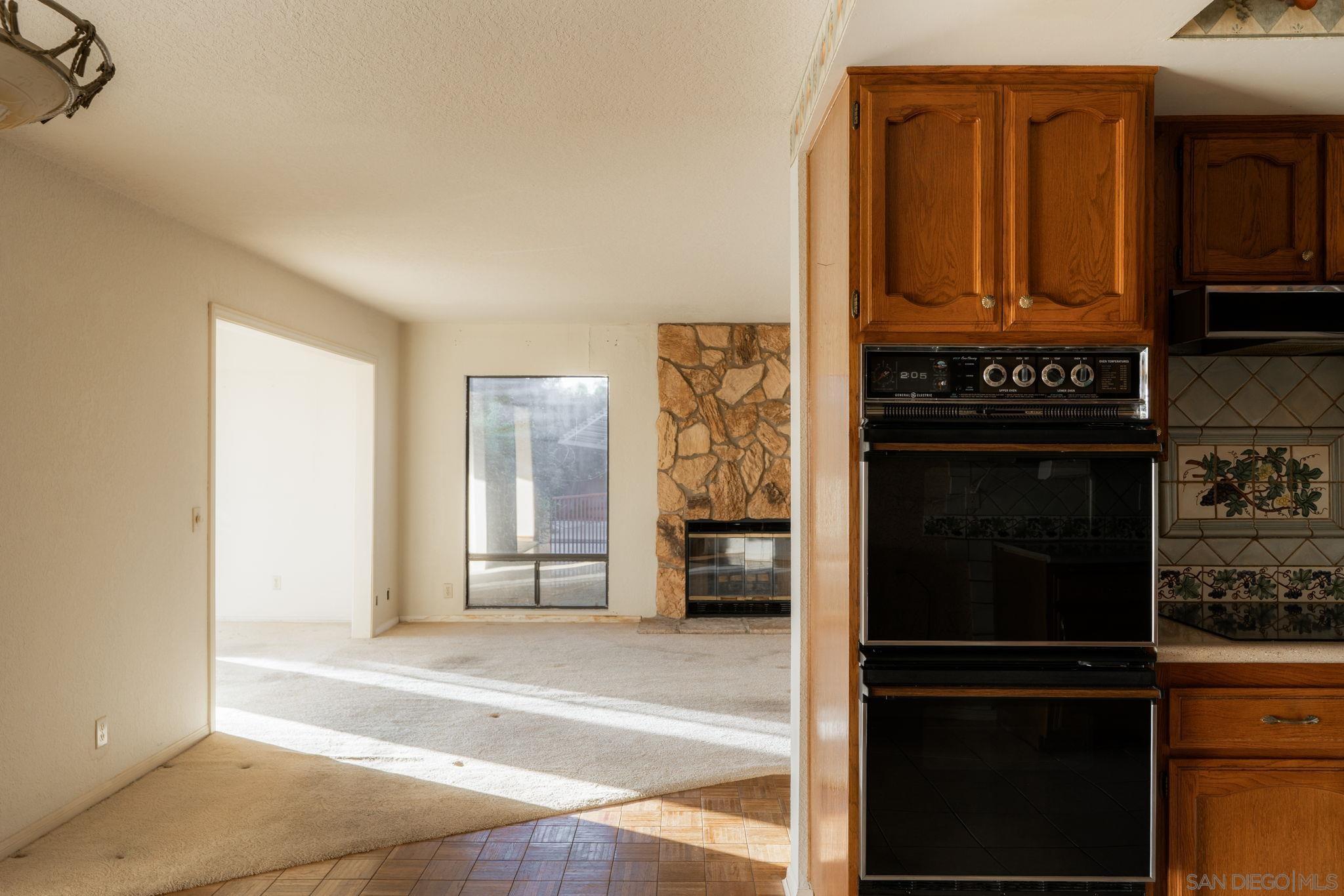 Detail Gallery Image 9 of 46 For 2767  Vista Del Oro, Carlsbad,  CA 92009 - 3 Beds | 2/1 Baths