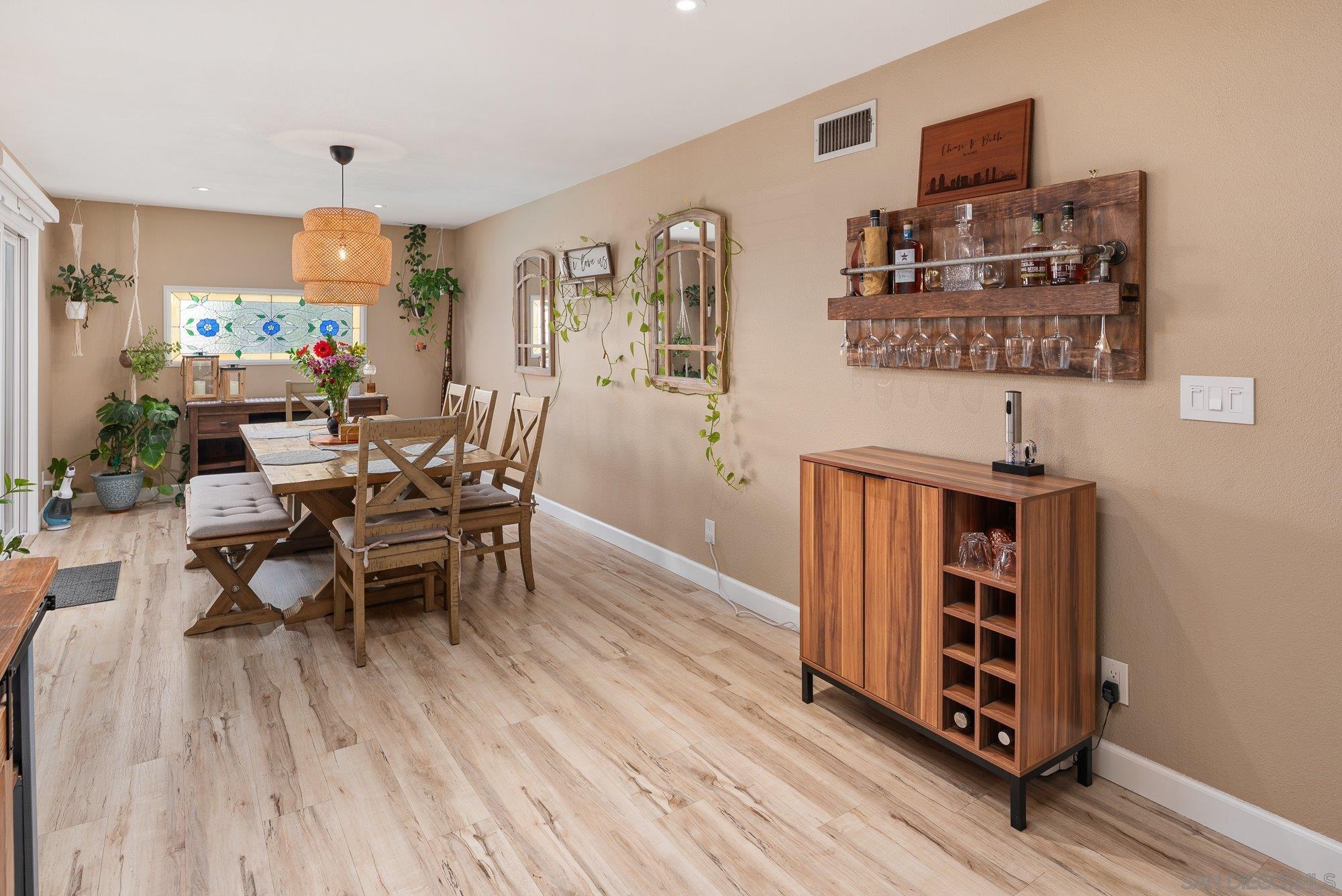 Detail Gallery Image 11 of 43 For 1362  Lindenwood, El Cajon,  CA 92021 - 4 Beds | 2 Baths