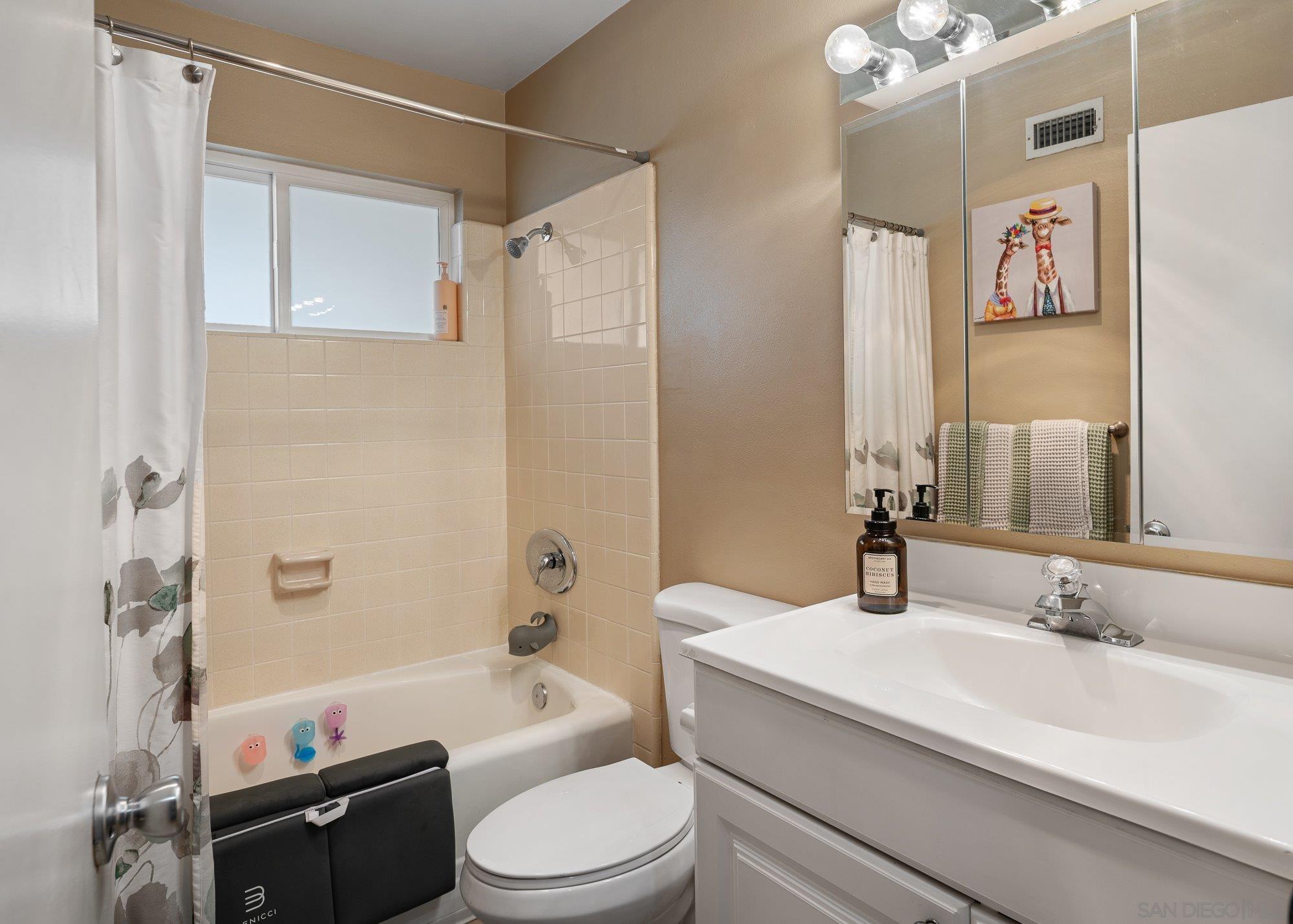 Detail Gallery Image 23 of 43 For 1362  Lindenwood, El Cajon,  CA 92021 - 4 Beds | 2 Baths