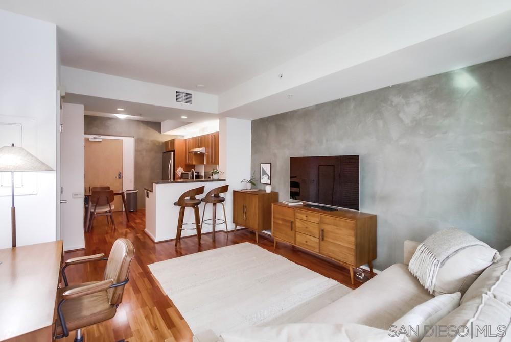 Front Image Thumbnail for SD260007541