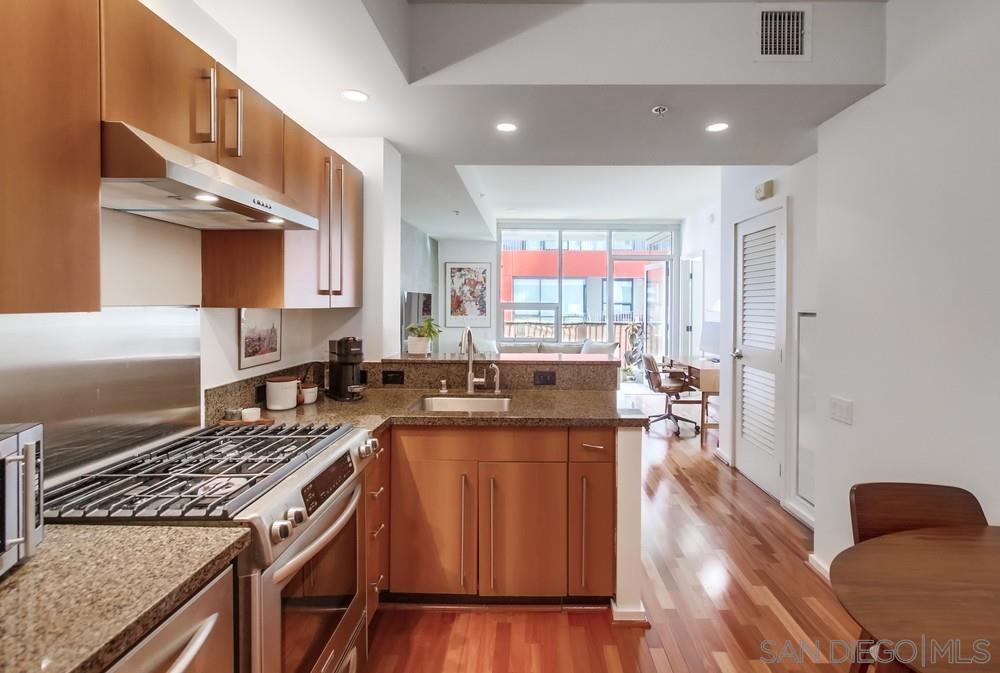 Detail Gallery Image 2 of 55 For 321  10th Ave  #903,  San Diego,  CA 92101 - 1 Beds | 1 Baths