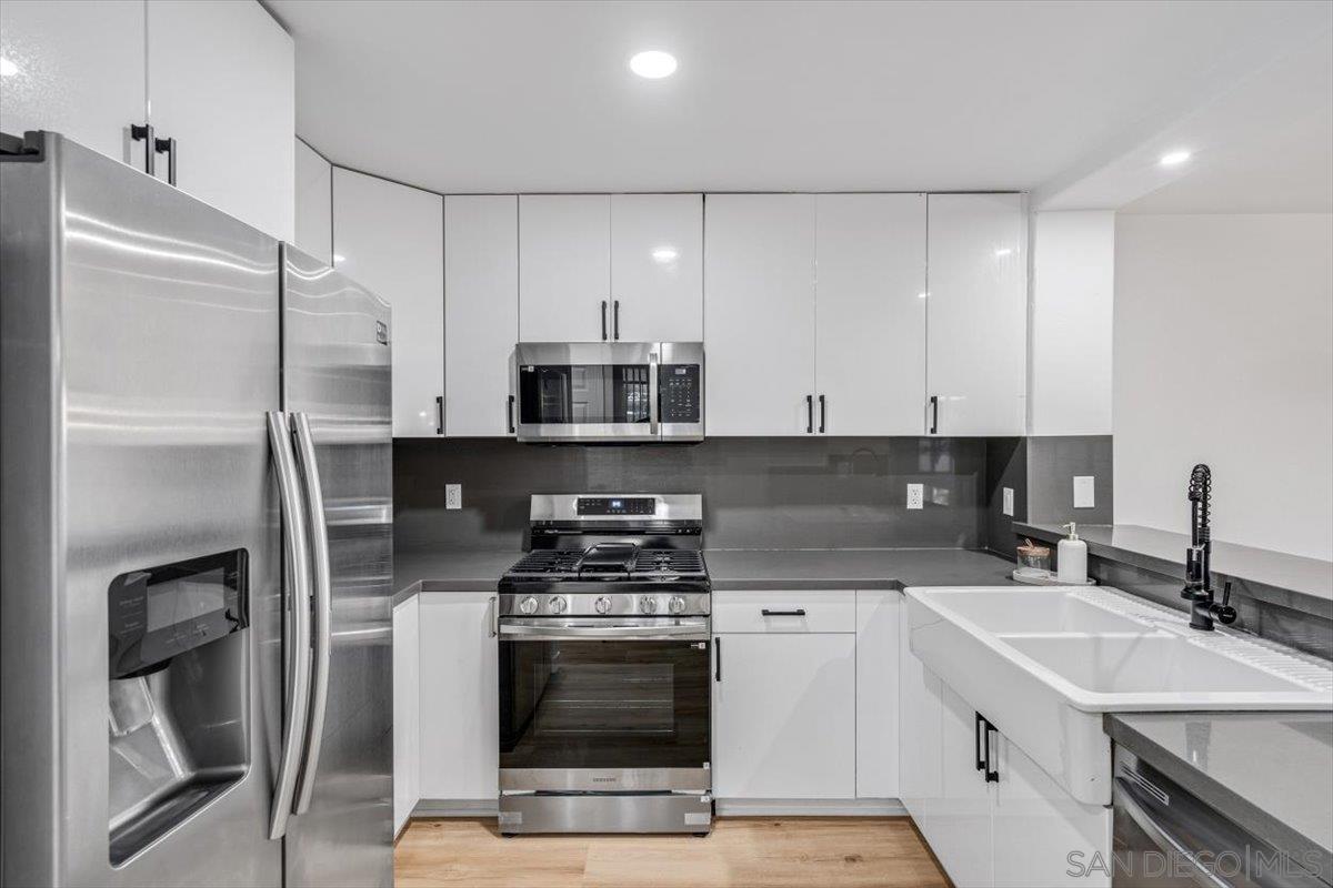 Detail Gallery Image 13 of 42 For 12865  Carriage Heights Way, Poway,  CA 92064 - 3 Beds | 2/1 Baths