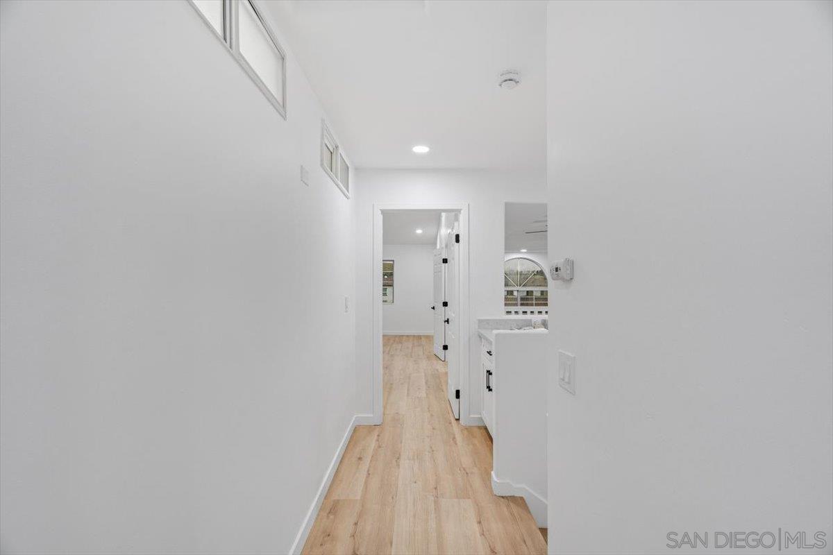 Detail Gallery Image 21 of 42 For 12865  Carriage Heights Way, Poway,  CA 92064 - 3 Beds | 2/1 Baths