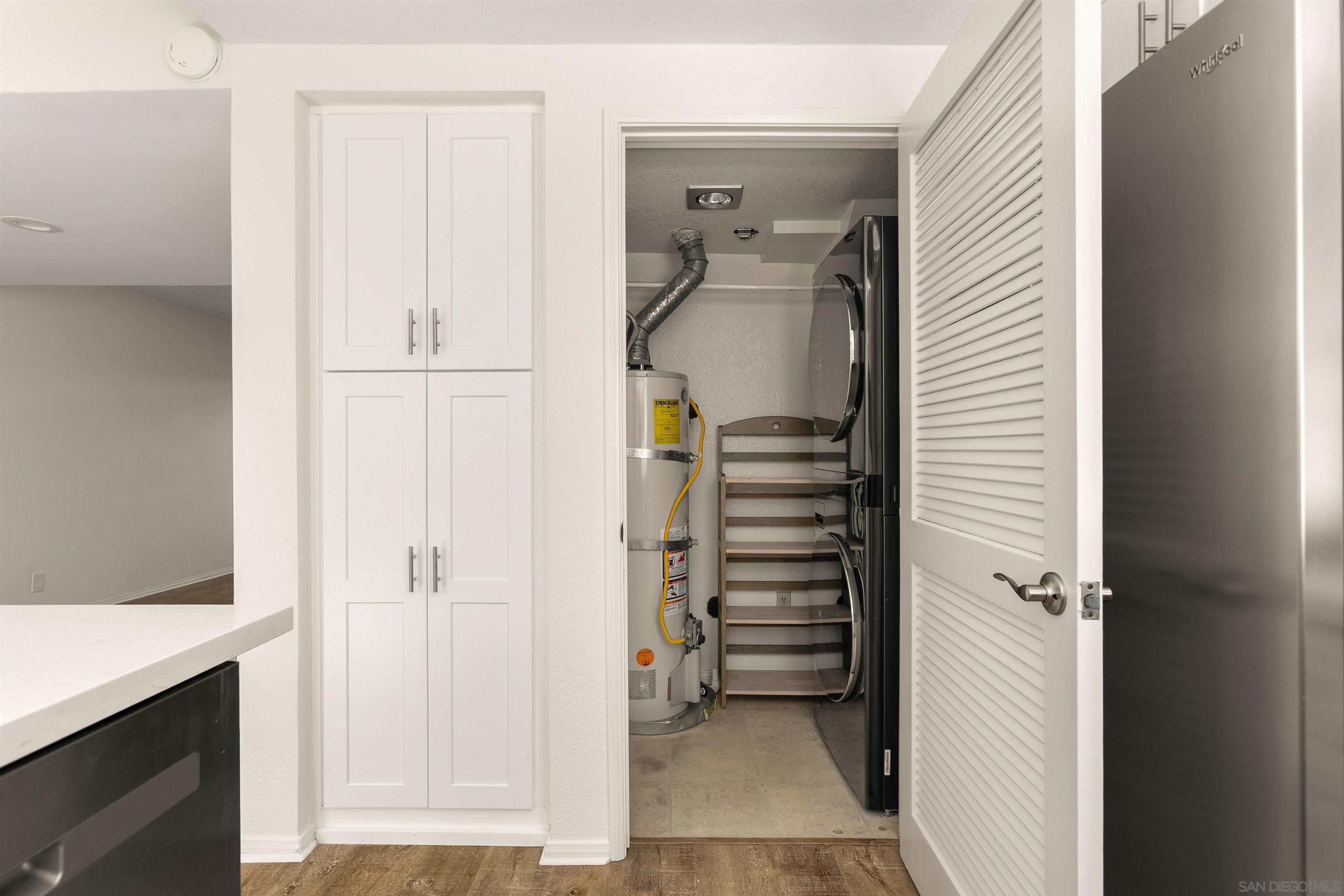 Detail Gallery Image 11 of 37 For 879  Agate  #3,  San Diego,  CA 92109 - 2 Beds | 2/1 Baths