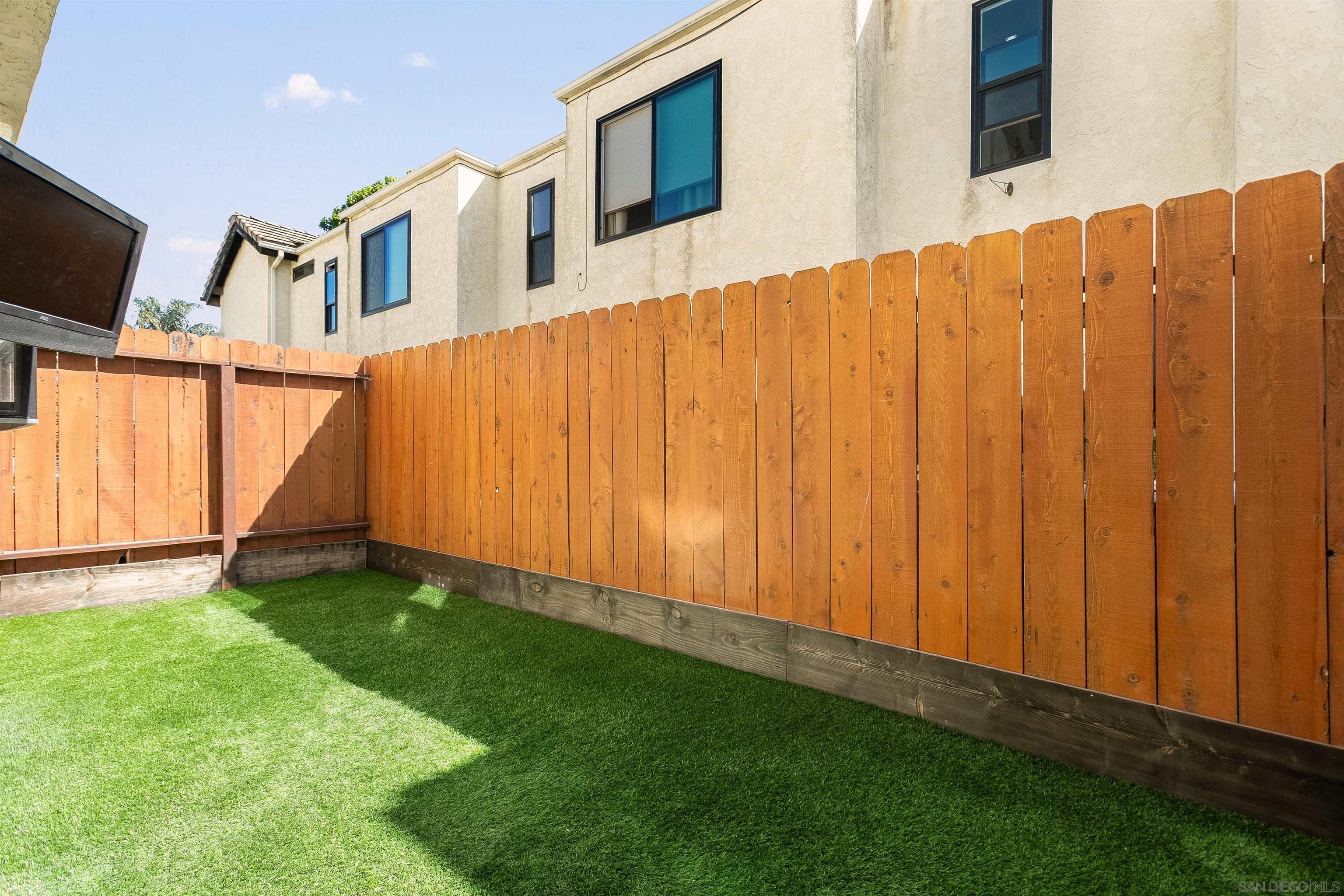 Detail Gallery Image 13 of 37 For 879  Agate  #3,  San Diego,  CA 92109 - 2 Beds | 2/1 Baths