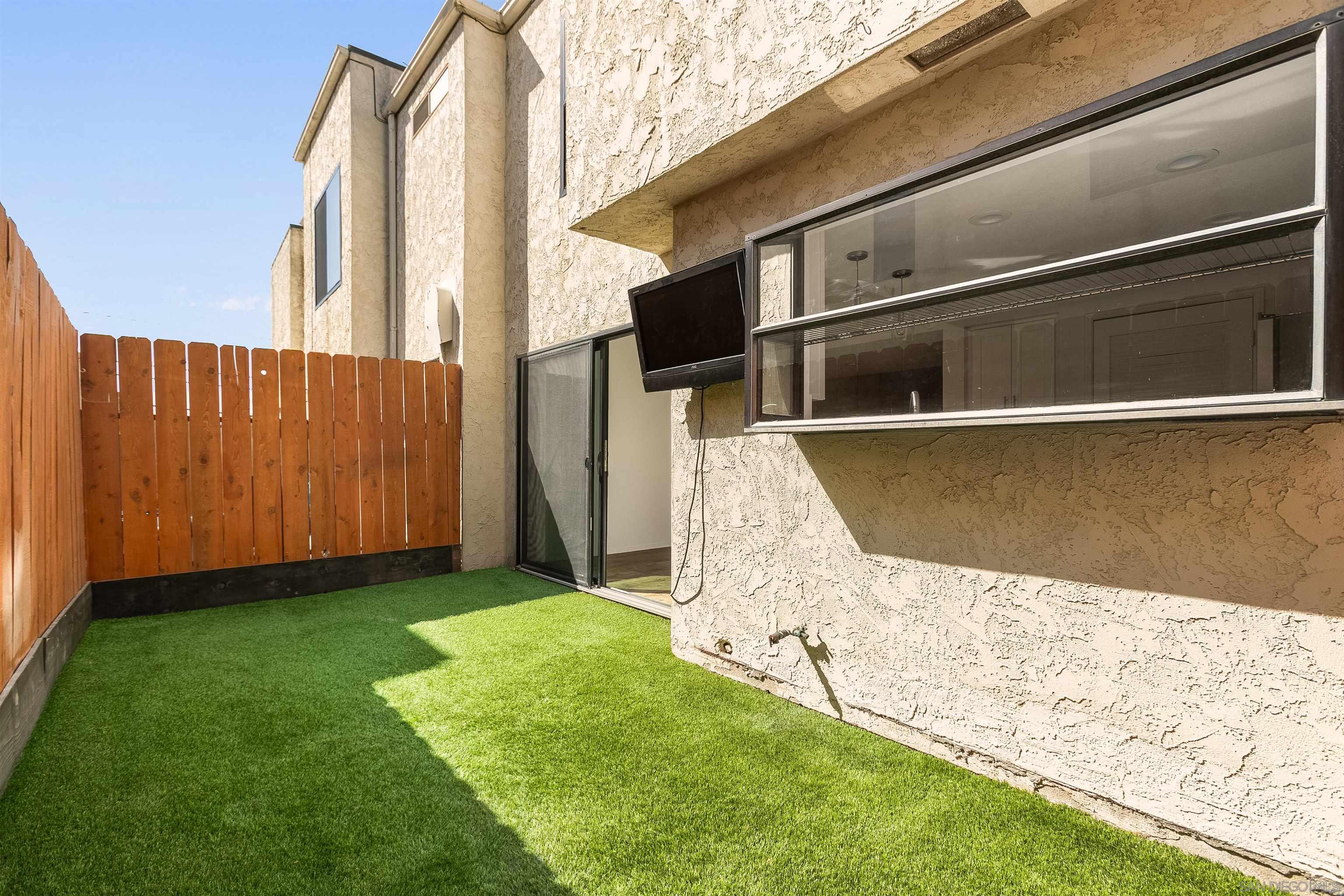 Detail Gallery Image 14 of 37 For 879  Agate  #3,  San Diego,  CA 92109 - 2 Beds | 2/1 Baths