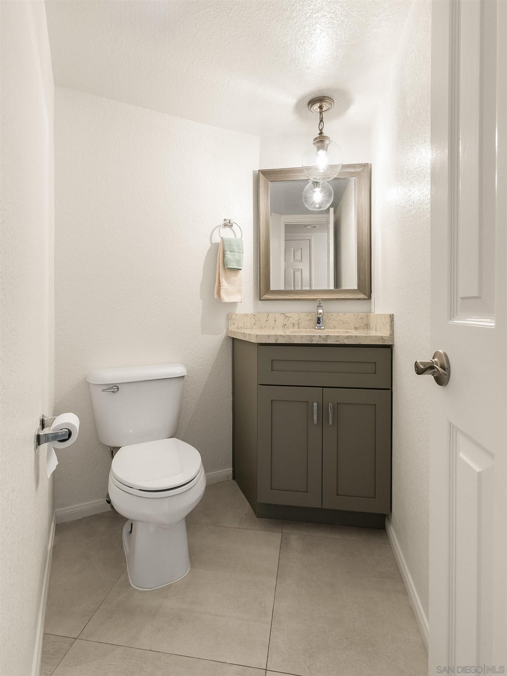 Detail Gallery Image 16 of 37 For 879  Agate  #3,  San Diego,  CA 92109 - 2 Beds | 2/1 Baths