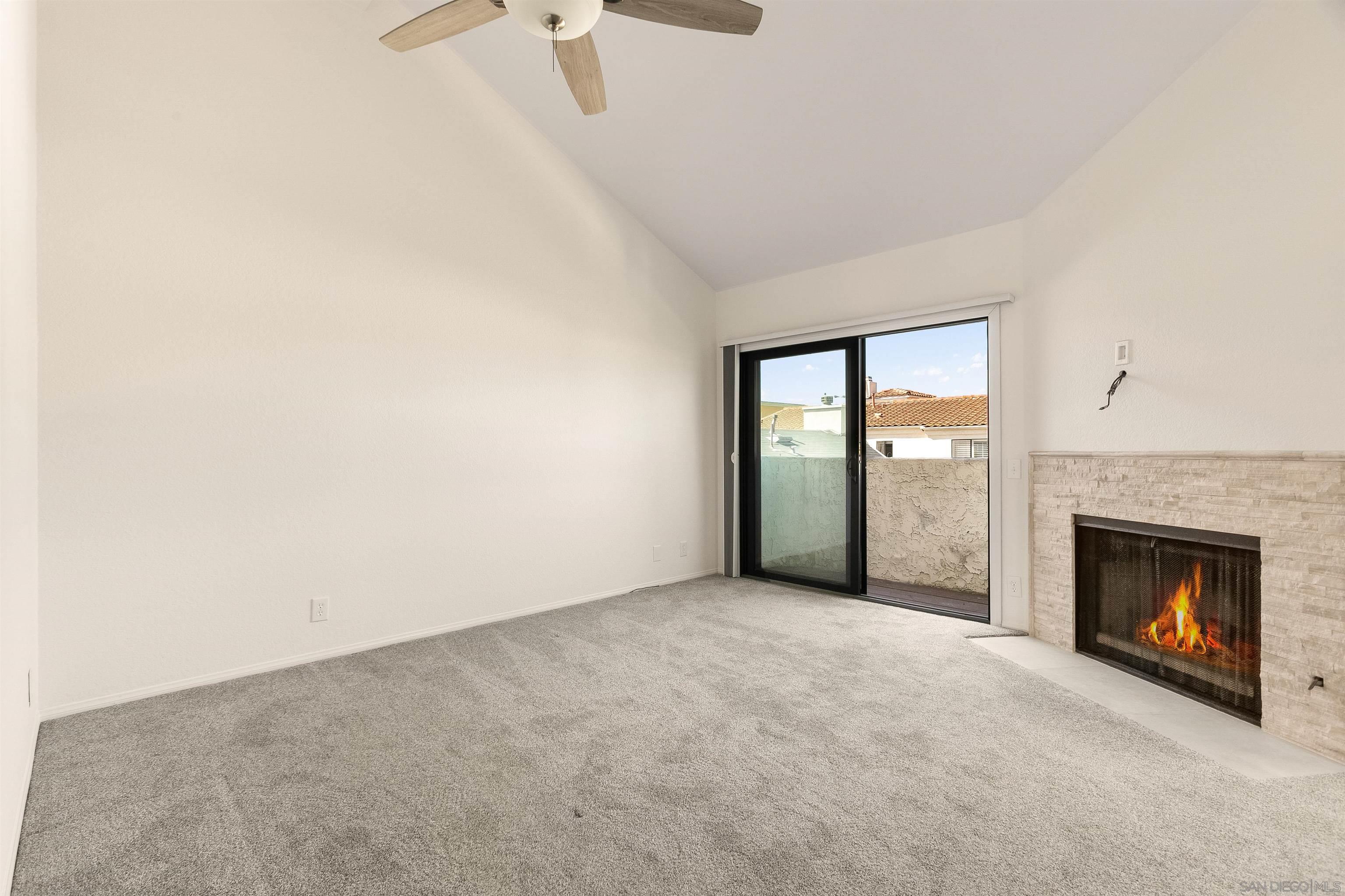 Detail Gallery Image 19 of 37 For 879  Agate  #3,  San Diego,  CA 92109 - 2 Beds | 2/1 Baths