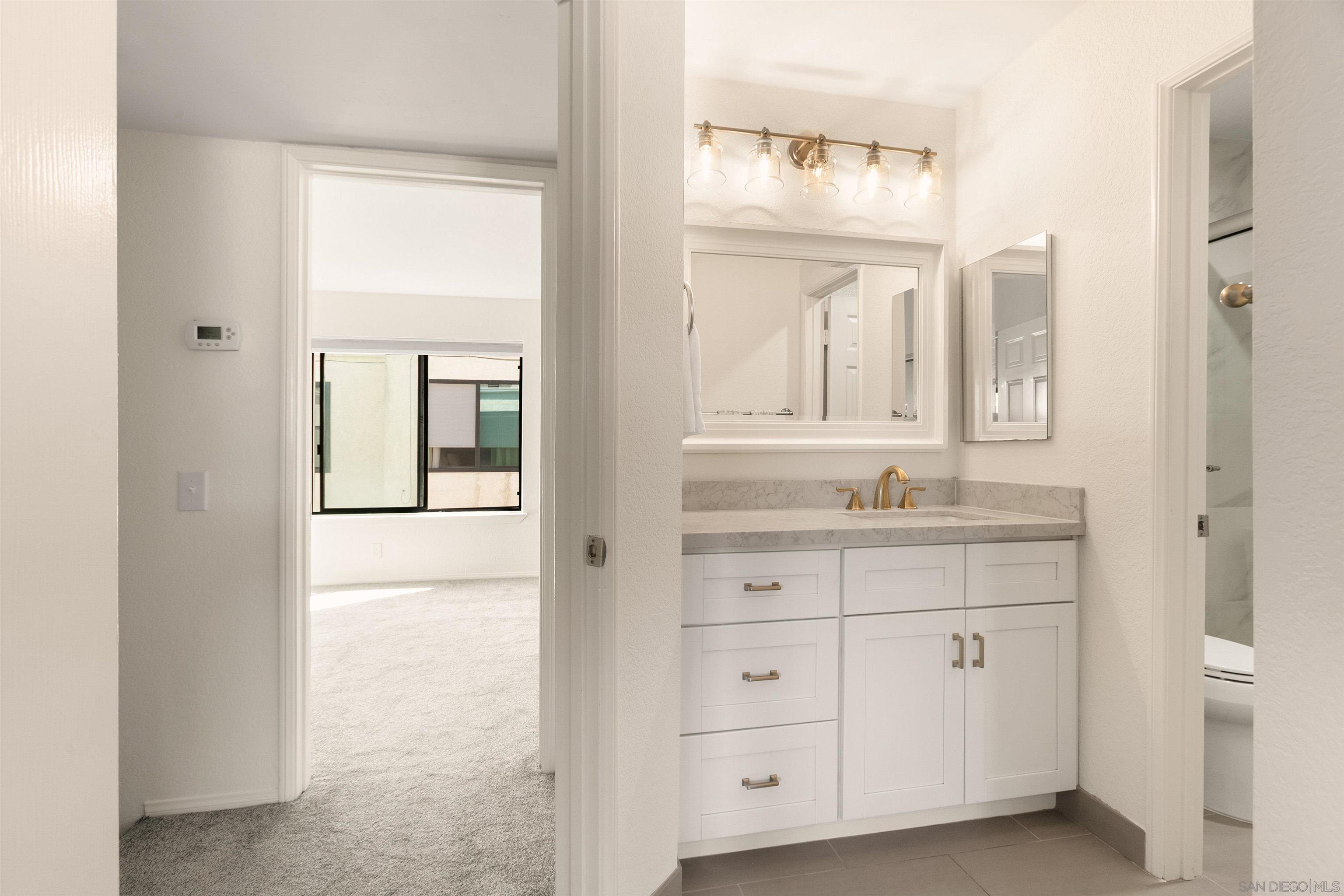 Detail Gallery Image 22 of 37 For 879  Agate  #3,  San Diego,  CA 92109 - 2 Beds | 2/1 Baths