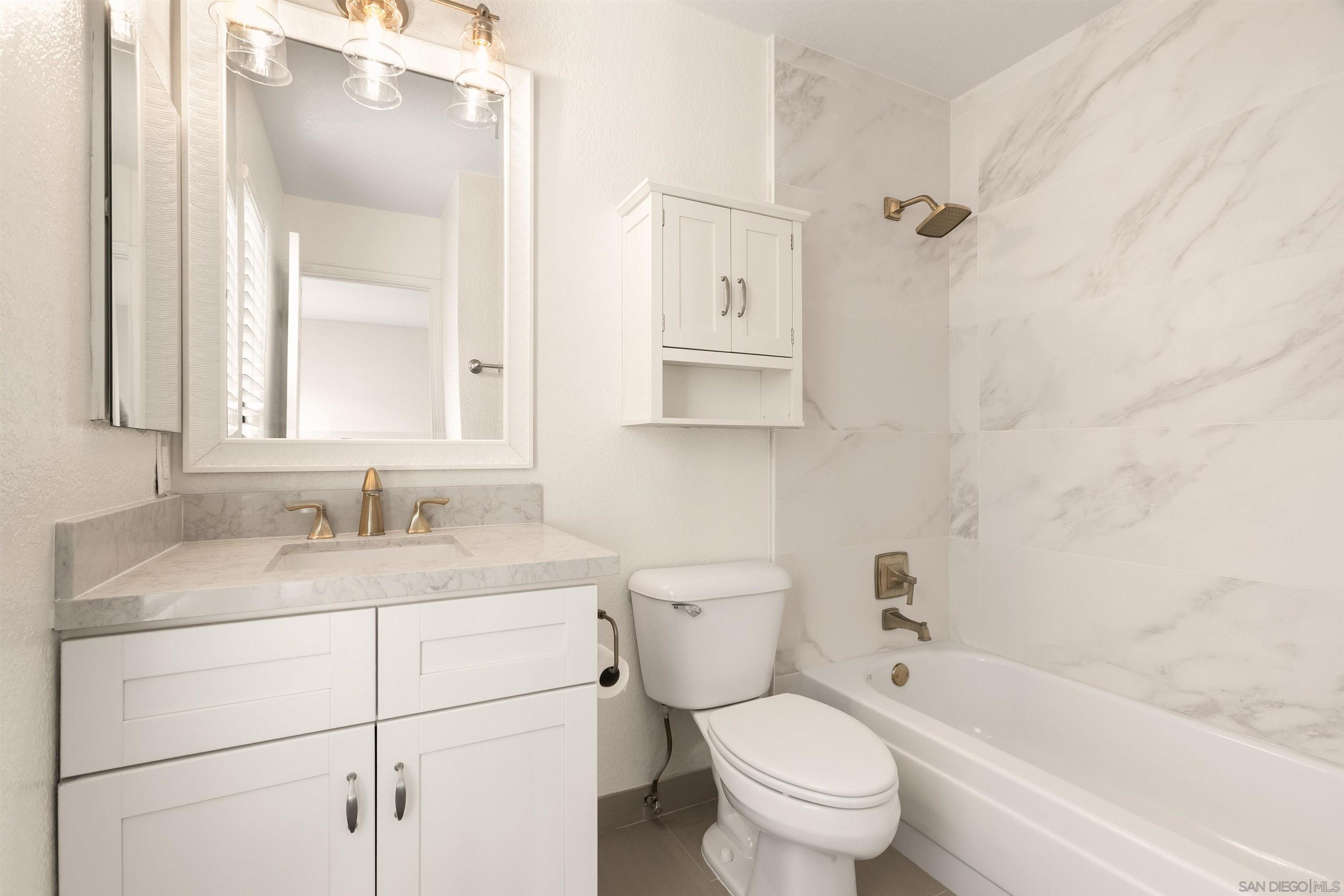 Detail Gallery Image 27 of 37 For 879  Agate  #3,  San Diego,  CA 92109 - 2 Beds | 2/1 Baths