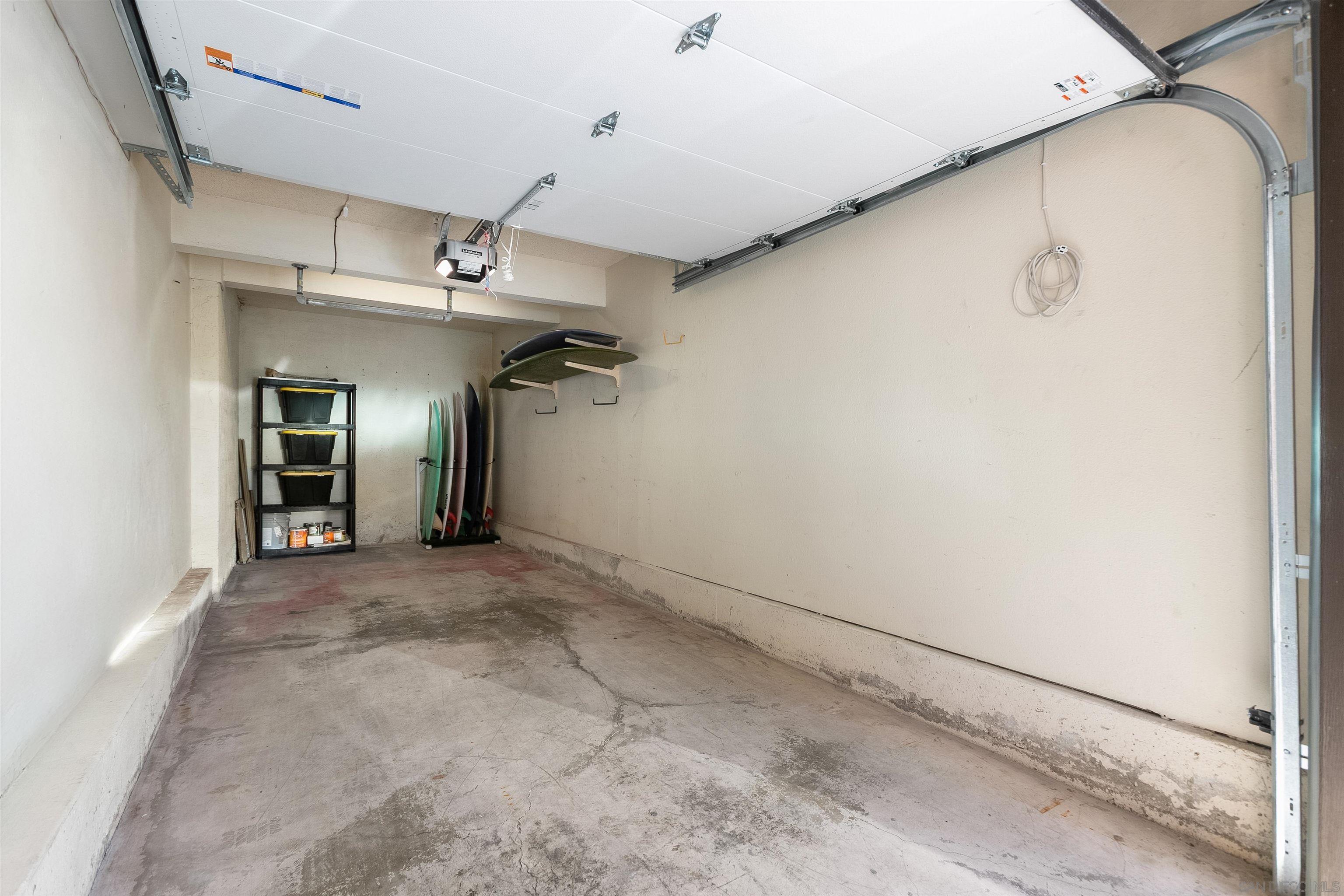 Detail Gallery Image 30 of 37 For 879  Agate  #3,  San Diego,  CA 92109 - 2 Beds | 2/1 Baths