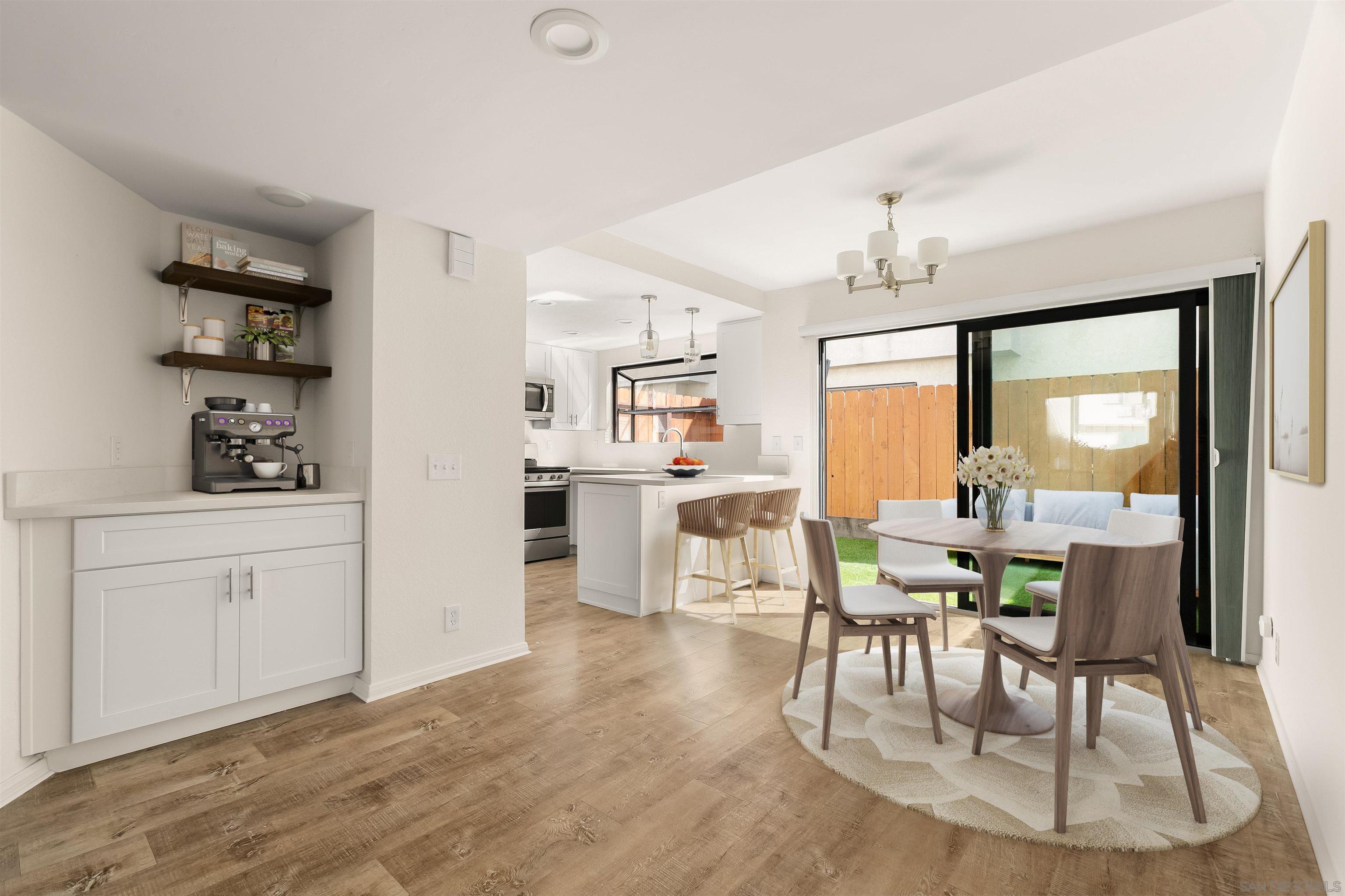 Detail Gallery Image 4 of 37 For 879  Agate  #3,  San Diego,  CA 92109 - 2 Beds | 2/1 Baths