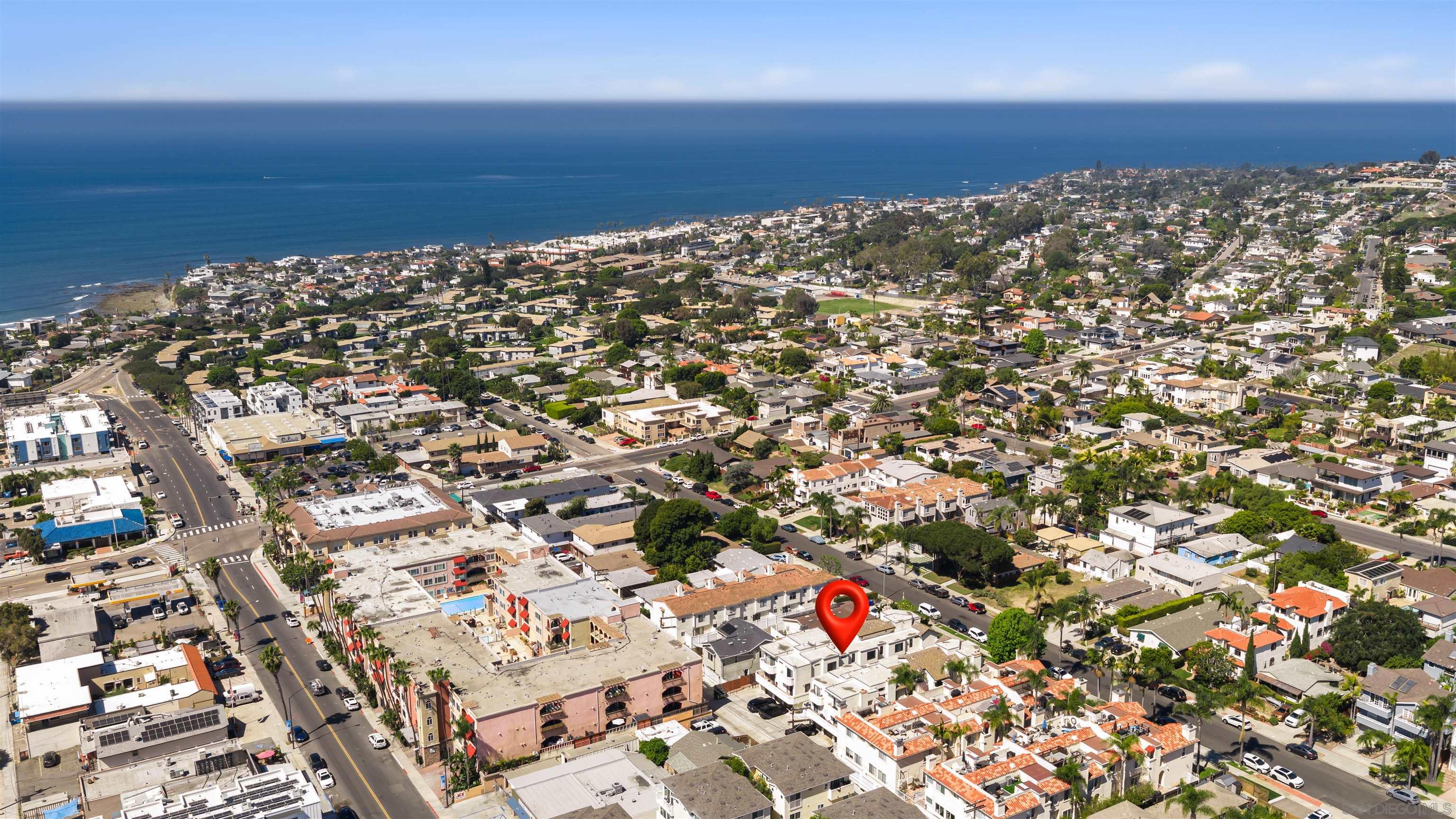 Detail Gallery Image 34 of 37 For 879  Agate  #3,  San Diego,  CA 92109 - 2 Beds | 2/1 Baths