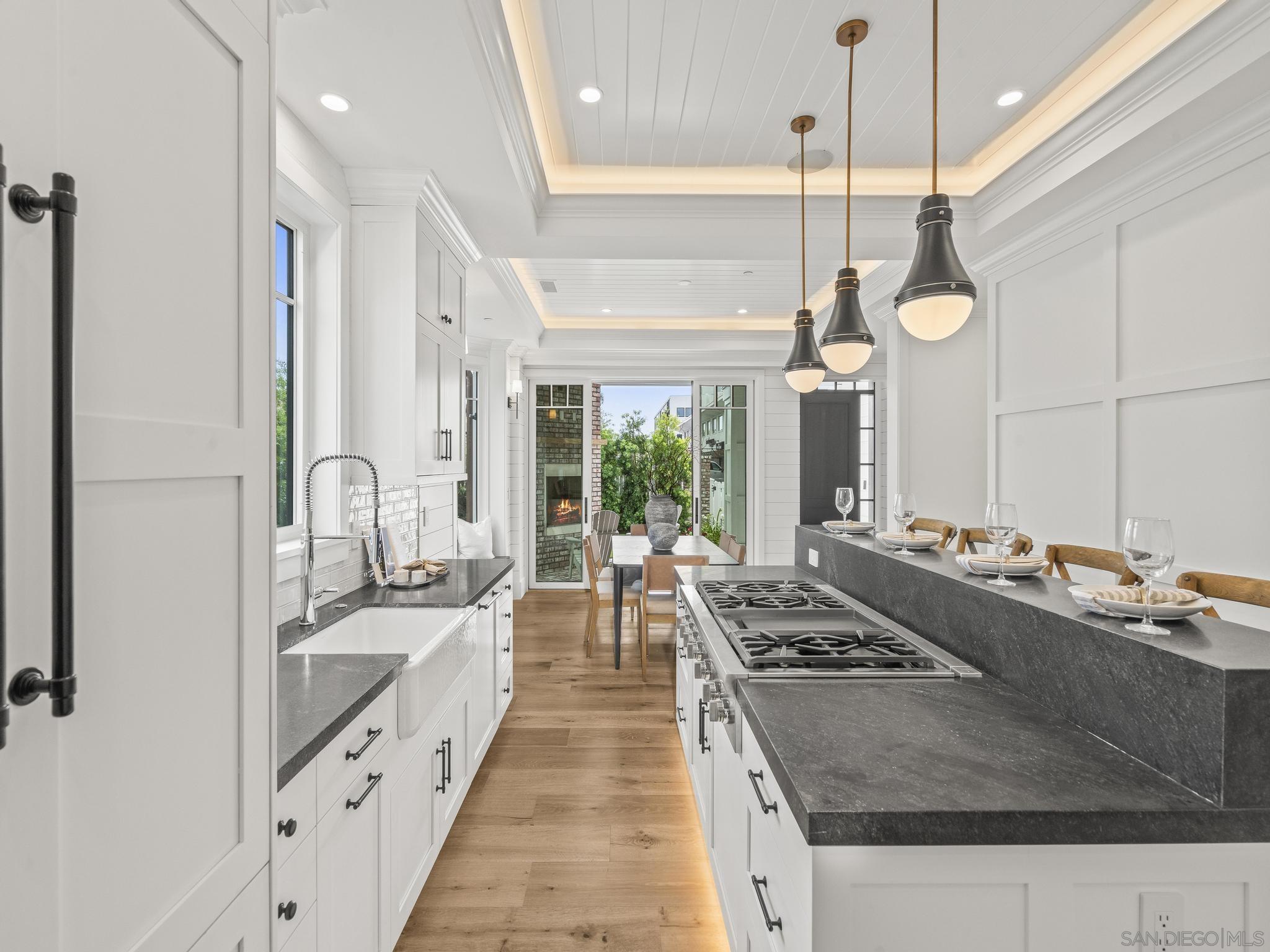 Detail Gallery Image 20 of 70 For 466  Westbourne St, La Jolla,  CA 92037 - 5 Beds | 3/2 Baths