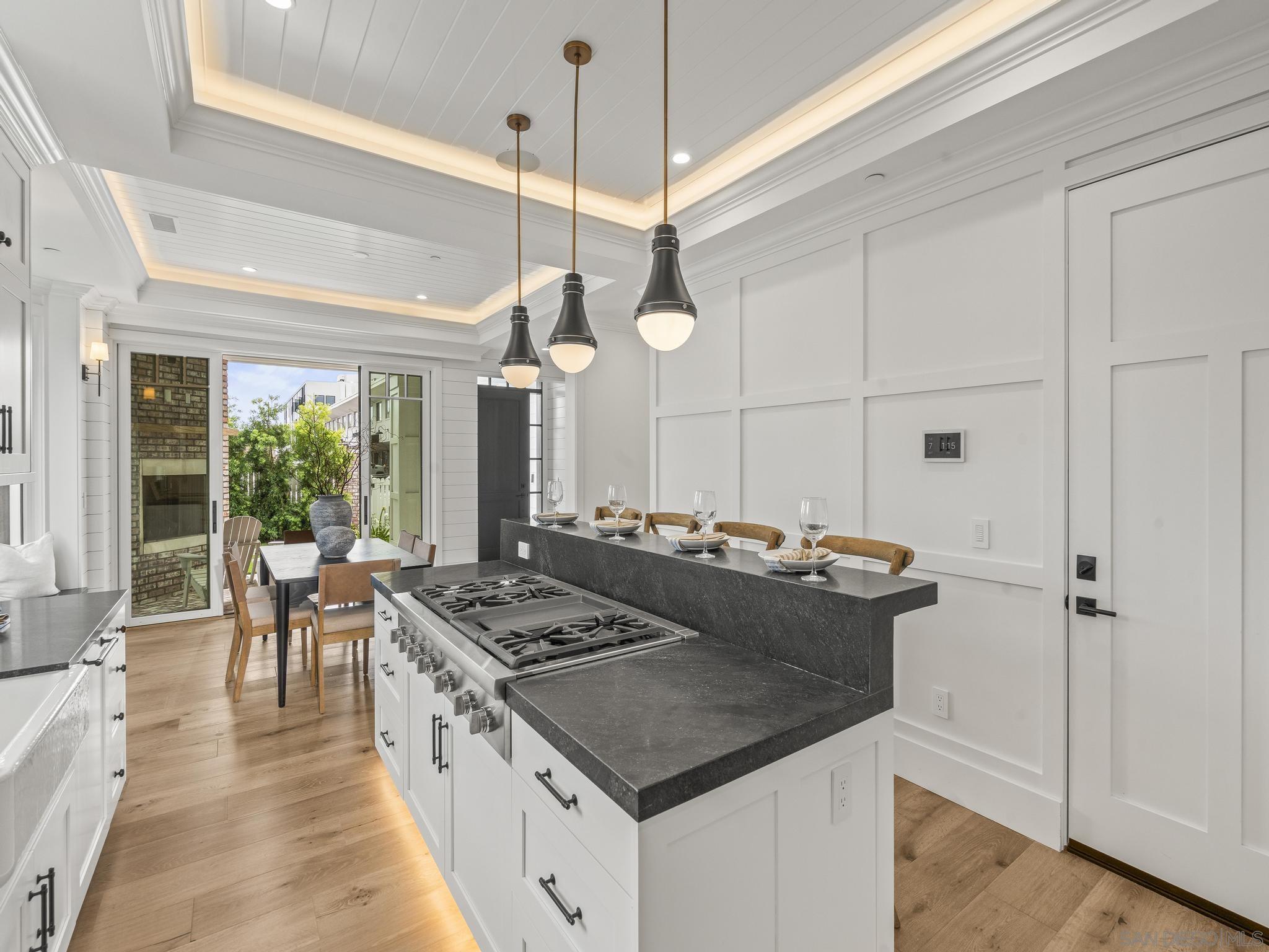 Detail Gallery Image 23 of 70 For 466  Westbourne St, La Jolla,  CA 92037 - 5 Beds | 3/2 Baths