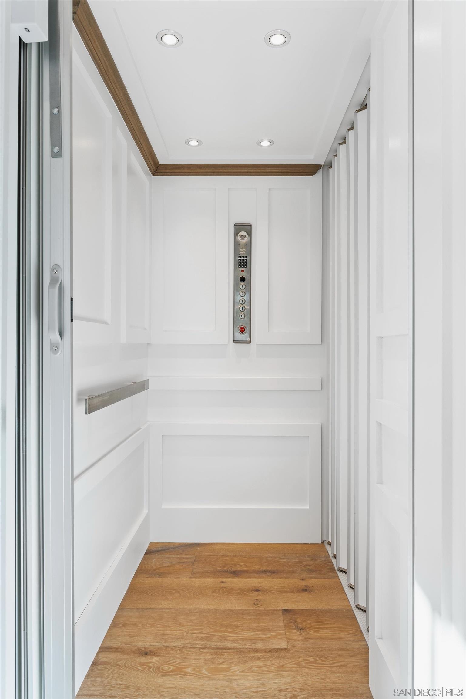 Detail Gallery Image 35 of 70 For 466  Westbourne St, La Jolla,  CA 92037 - 5 Beds | 3/2 Baths