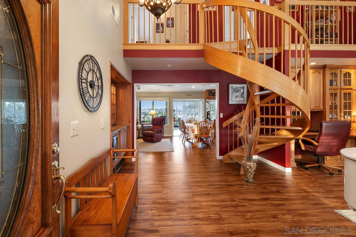 Detail Gallery Image 13 of 49 For 2603 S Barcelona St., Spring Valley,  CA 91977 - 4 Beds | 3 Baths