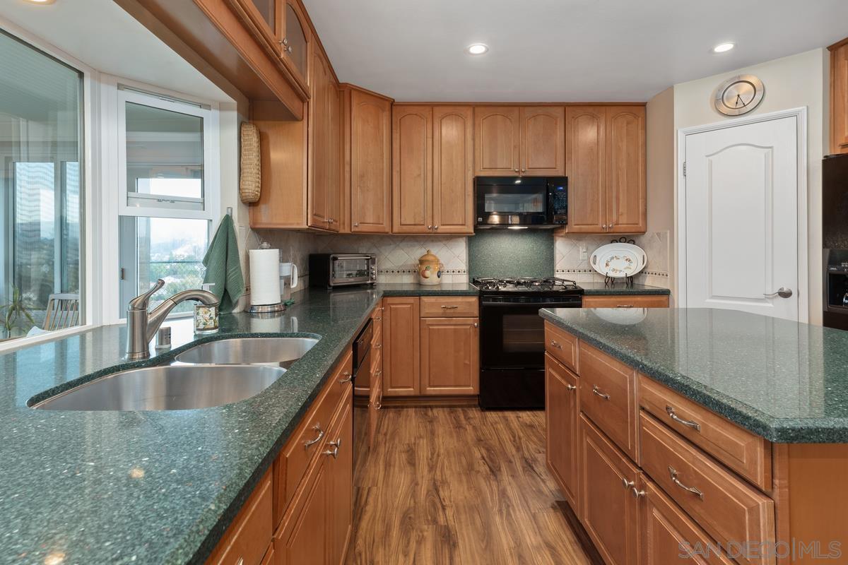 Detail Gallery Image 18 of 49 For 2603 S Barcelona St., Spring Valley,  CA 91977 - 4 Beds | 3 Baths